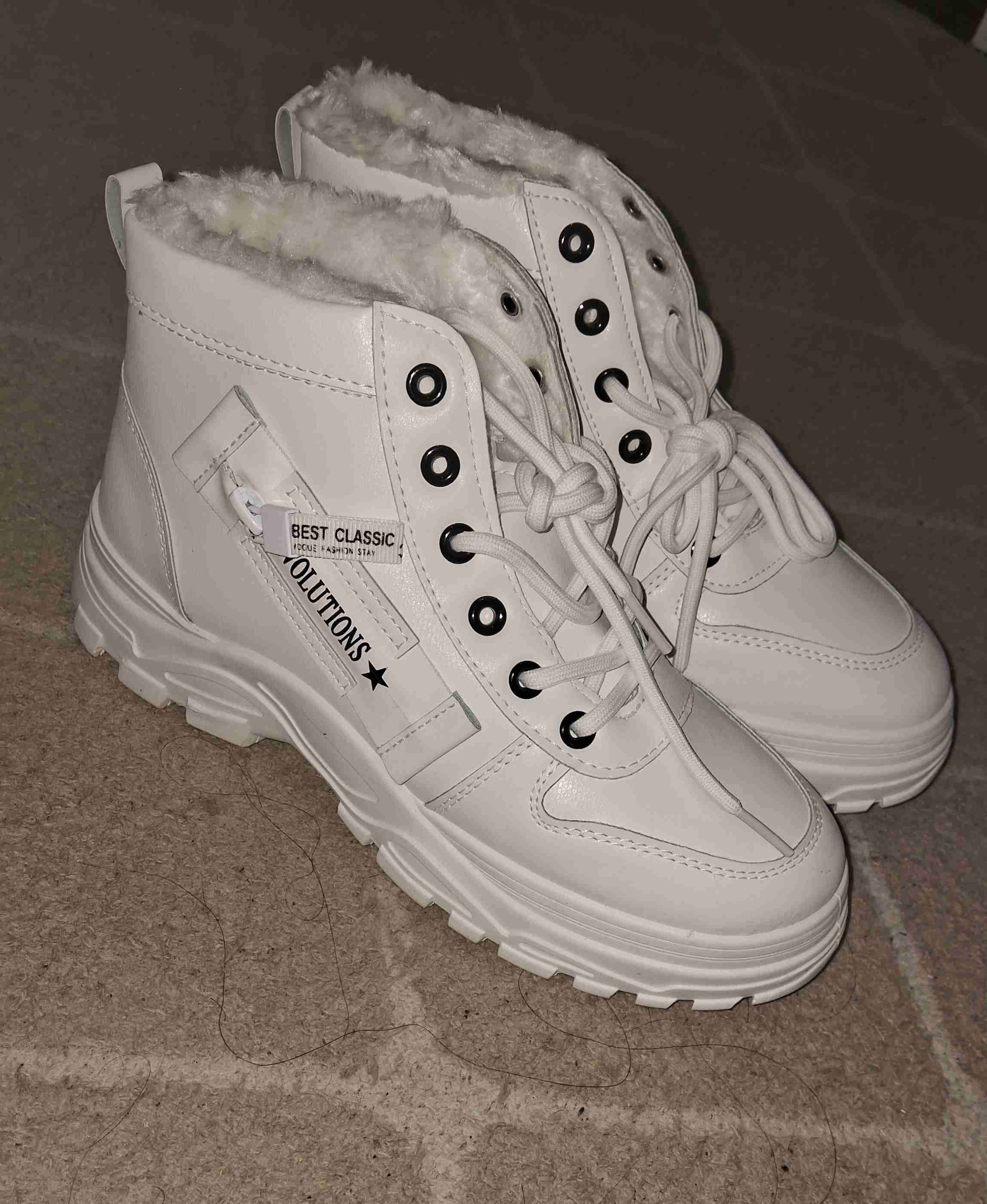 Botas blancas con forro peludo - 1