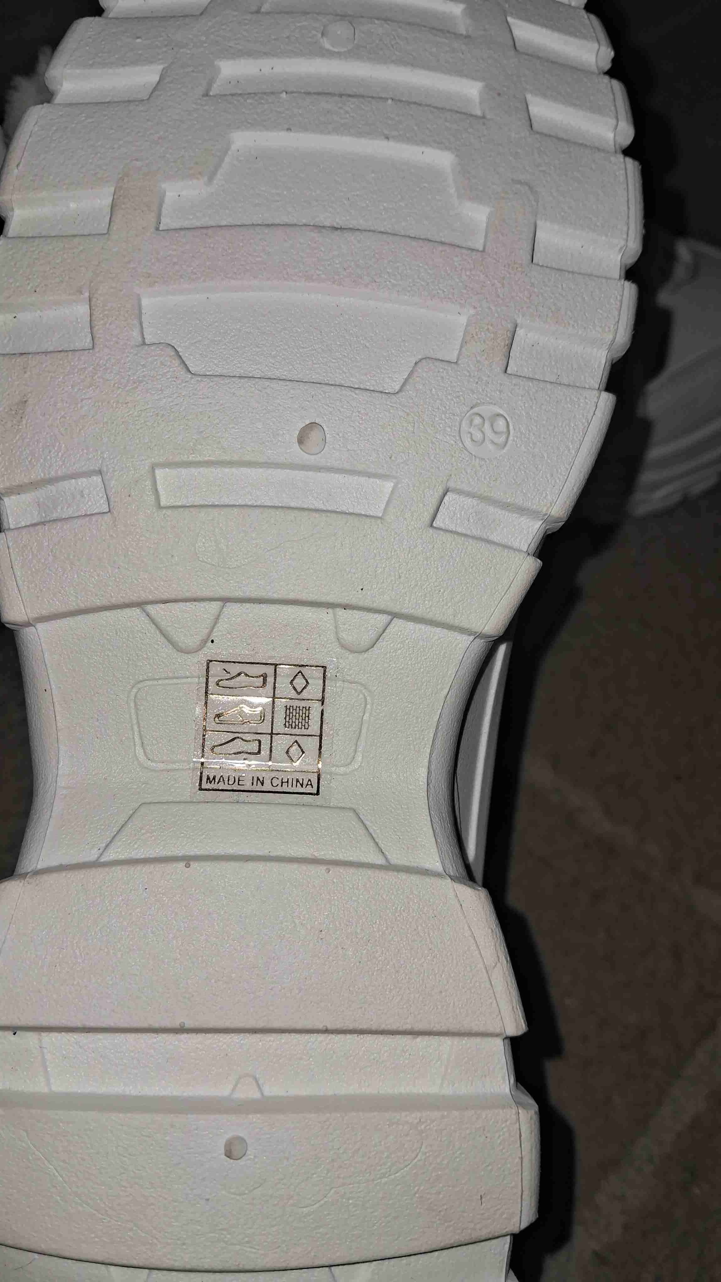 Botas blancas con forro peludo - 2