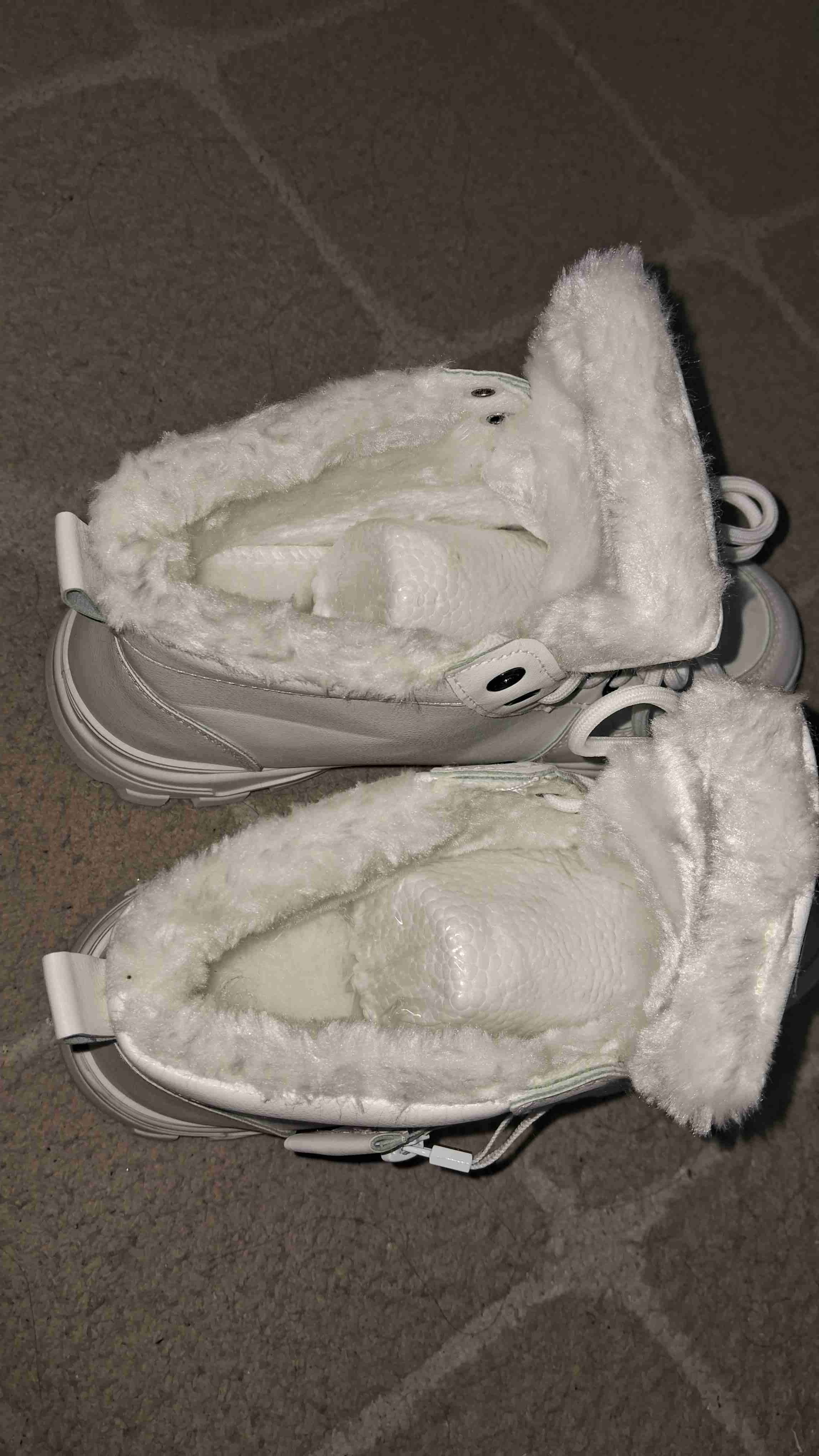 Botas blancas con forro peludo - 4