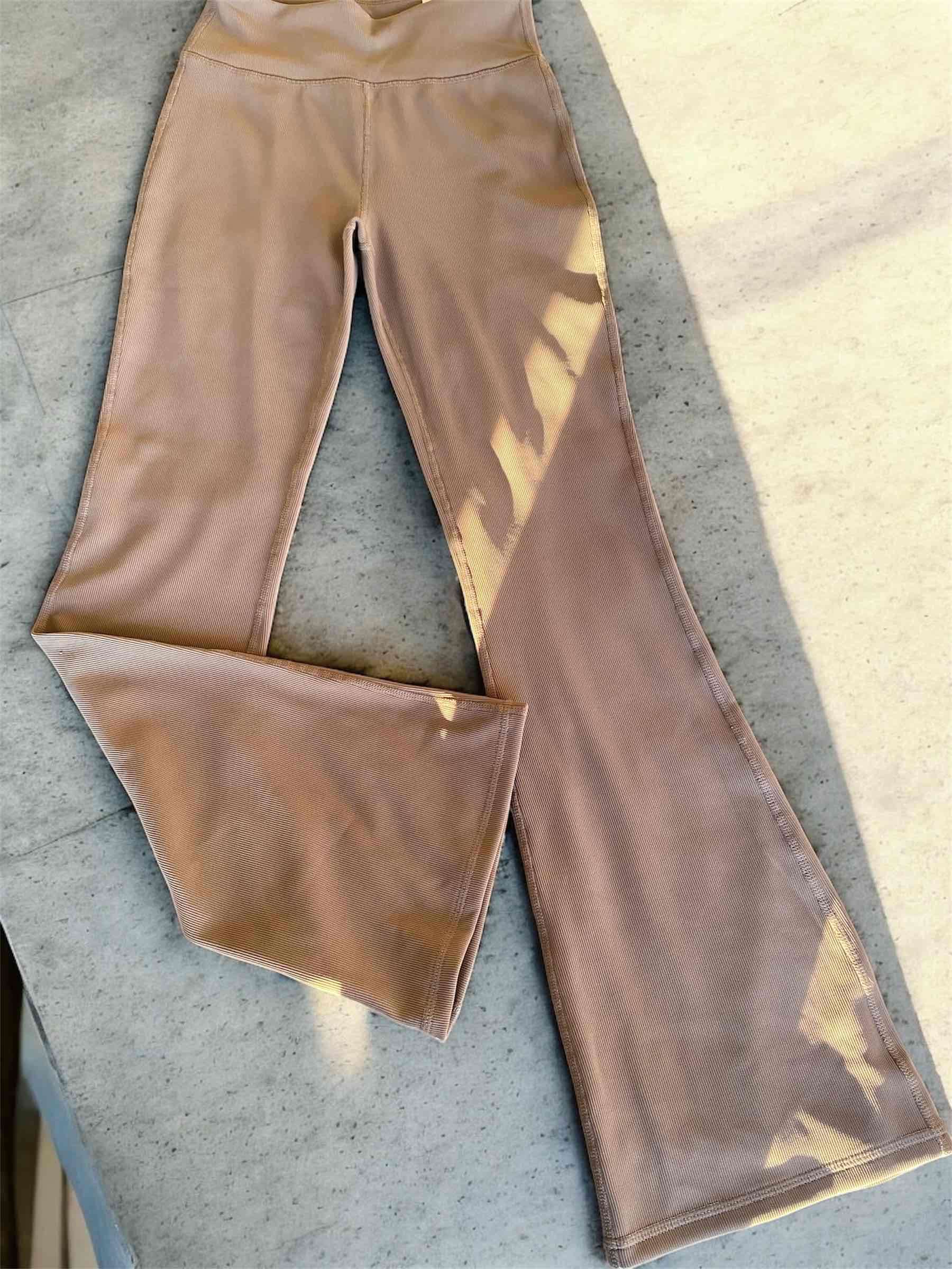 Calzas acampanadas beige - miniatura 1