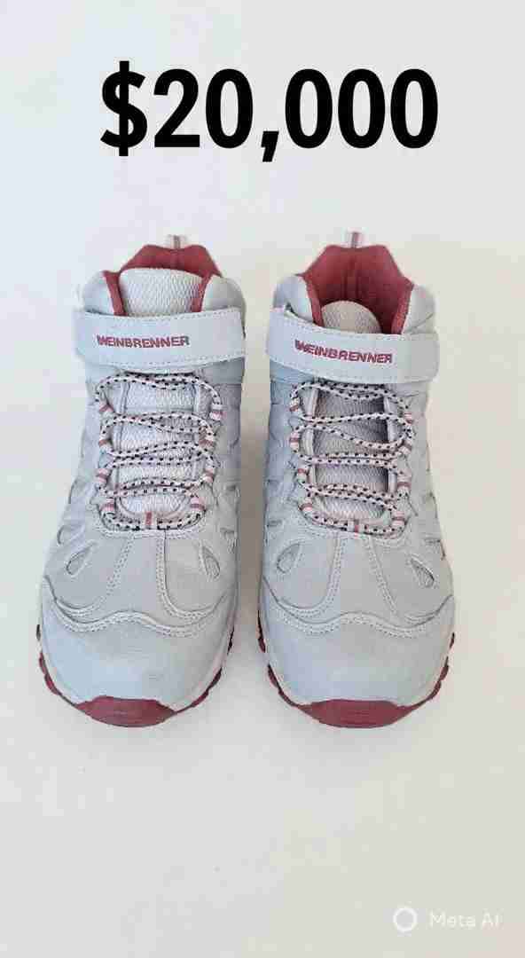 Zapatillas /Bototos de montaña blancas - 2