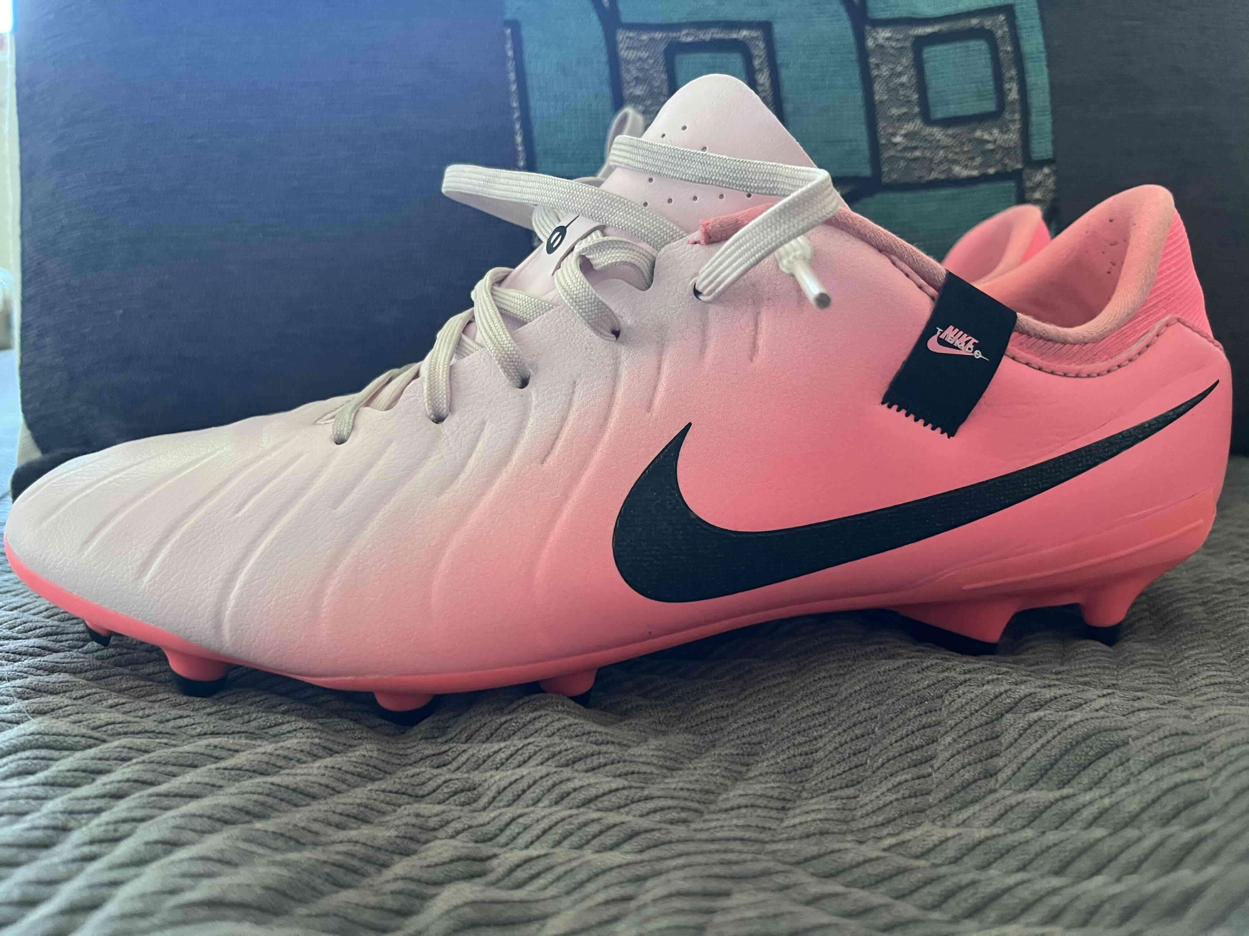 Zapato de fútbol Nike rosa - 1