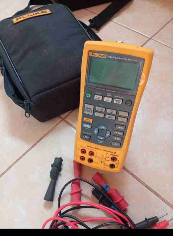 Calibrador Fluke 726 amarillo - miniatura 3