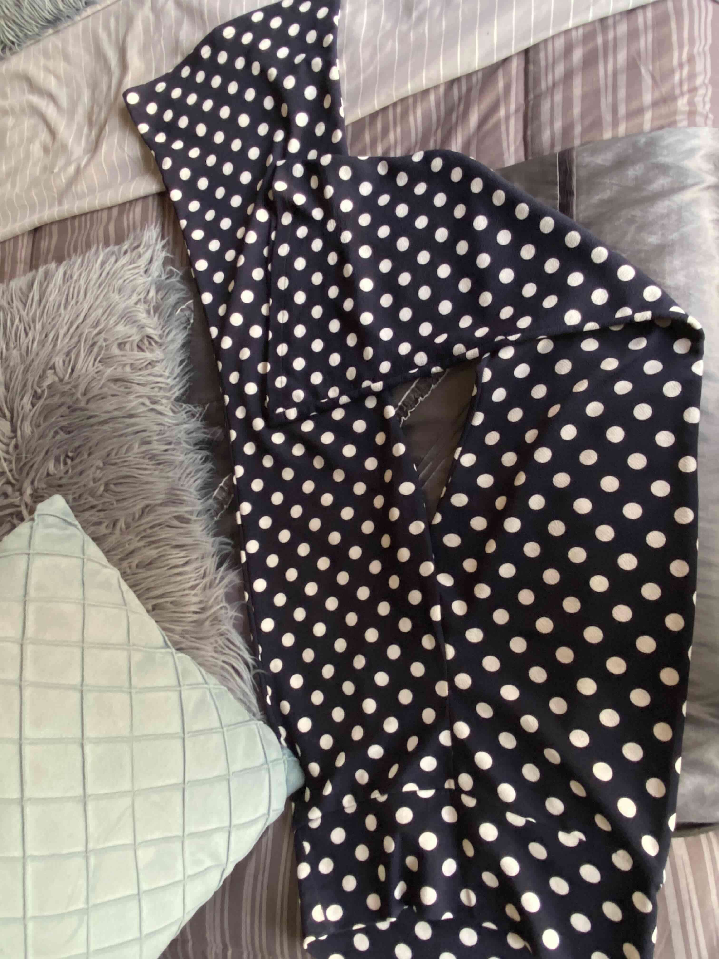 Calzo lunares blanco y azul