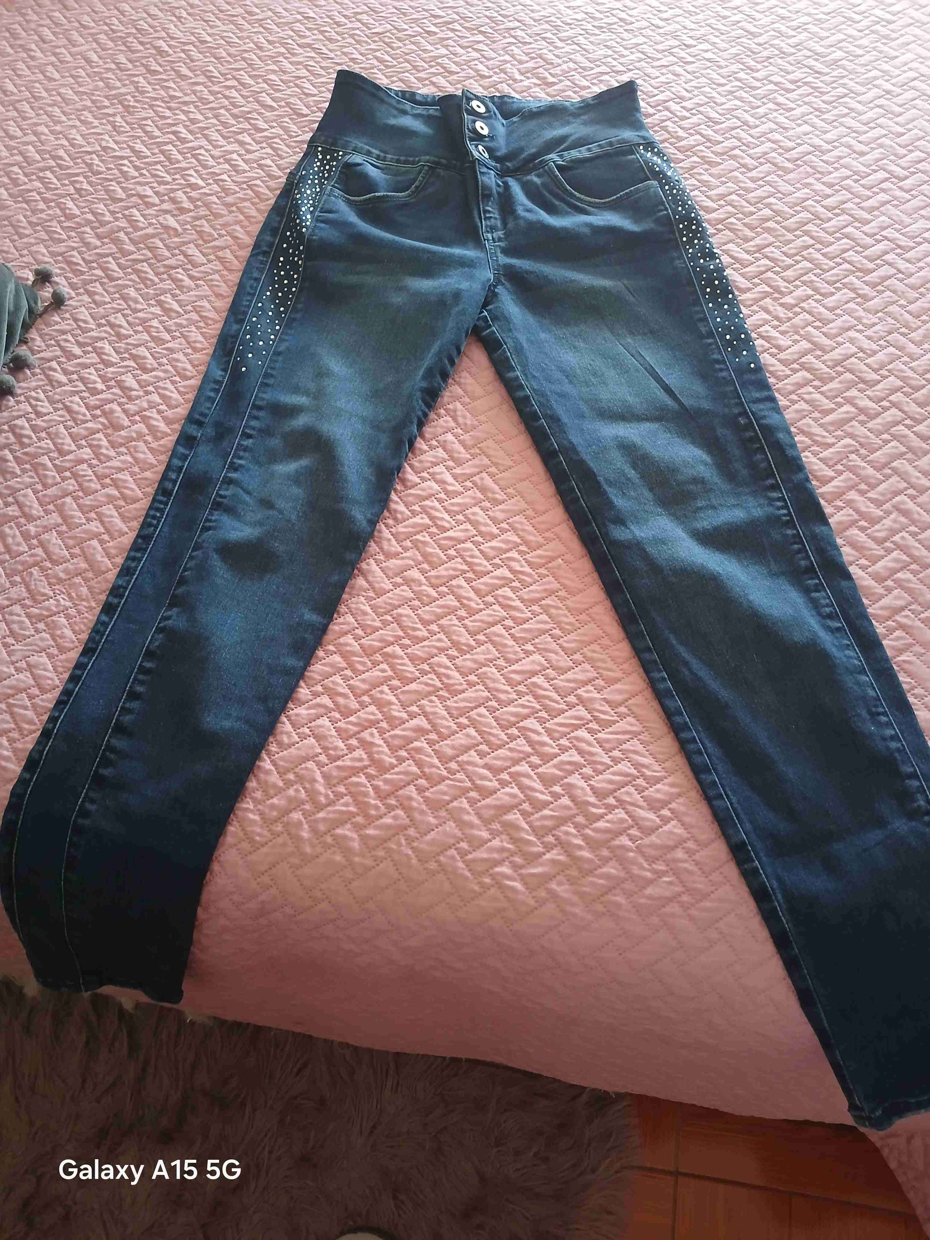 Jeans azul con detalles brillantes - 1