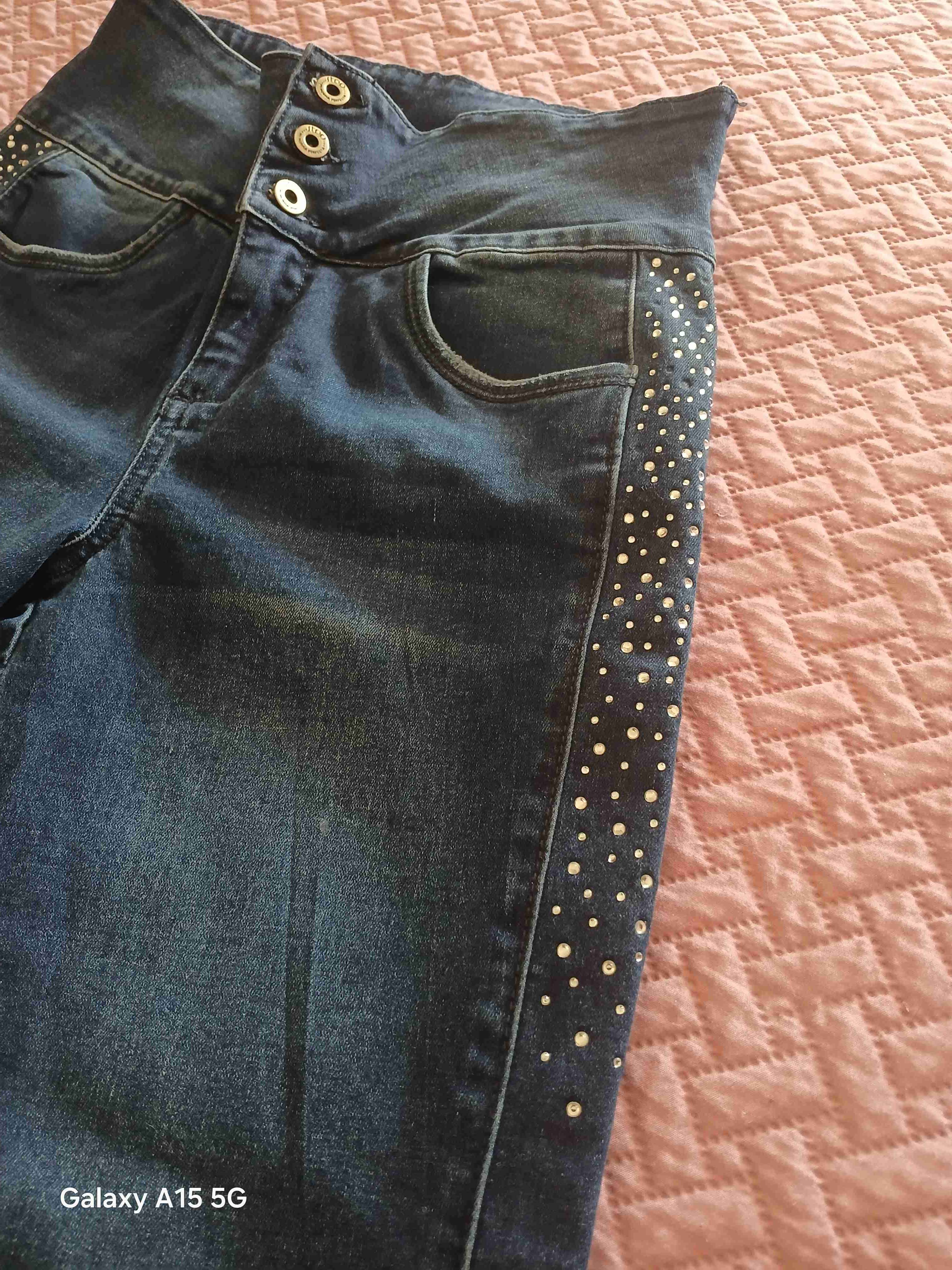 Jeans azul con detalles brillantes - 2