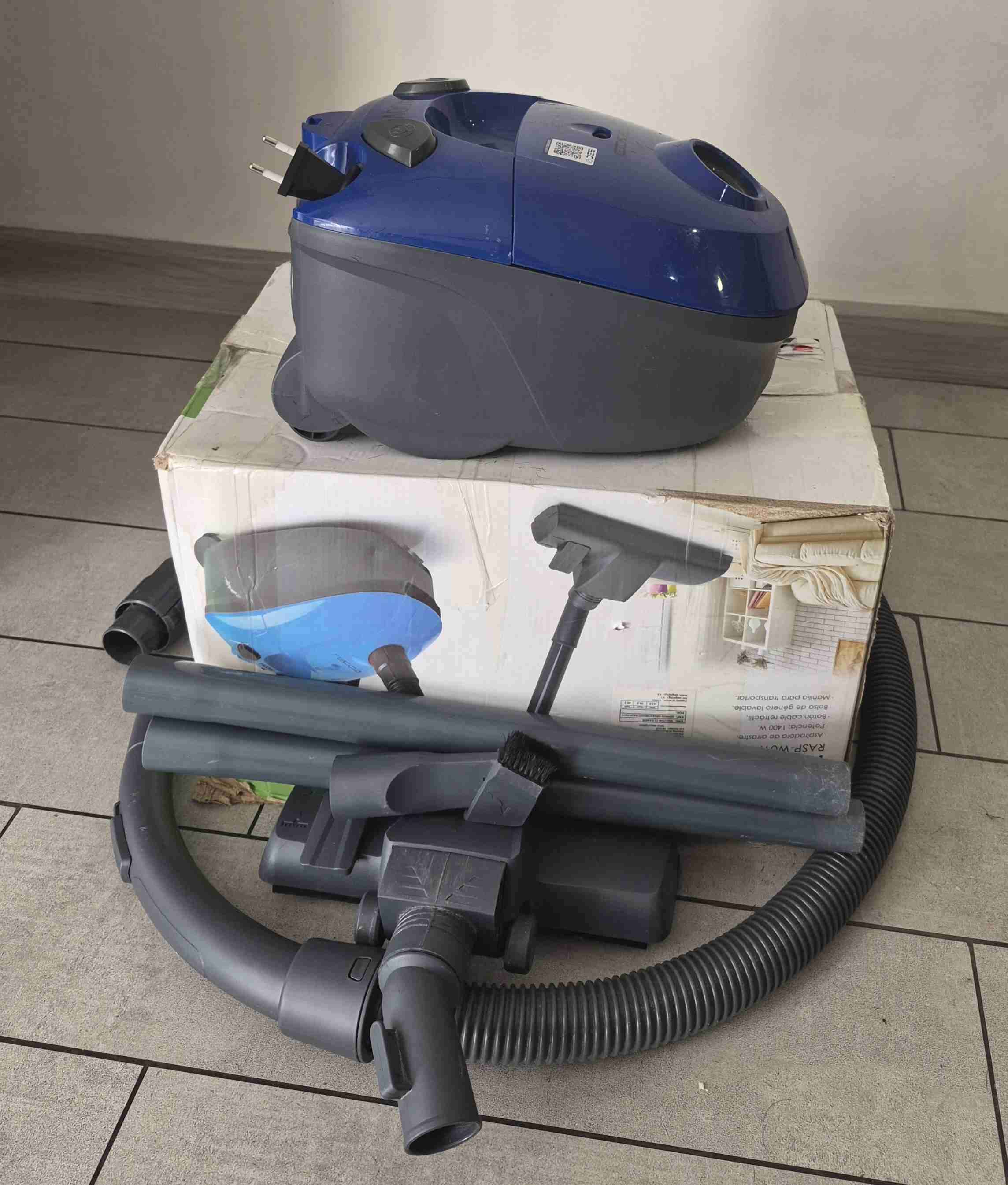 Aspiradora Recco azul 1400W - 4