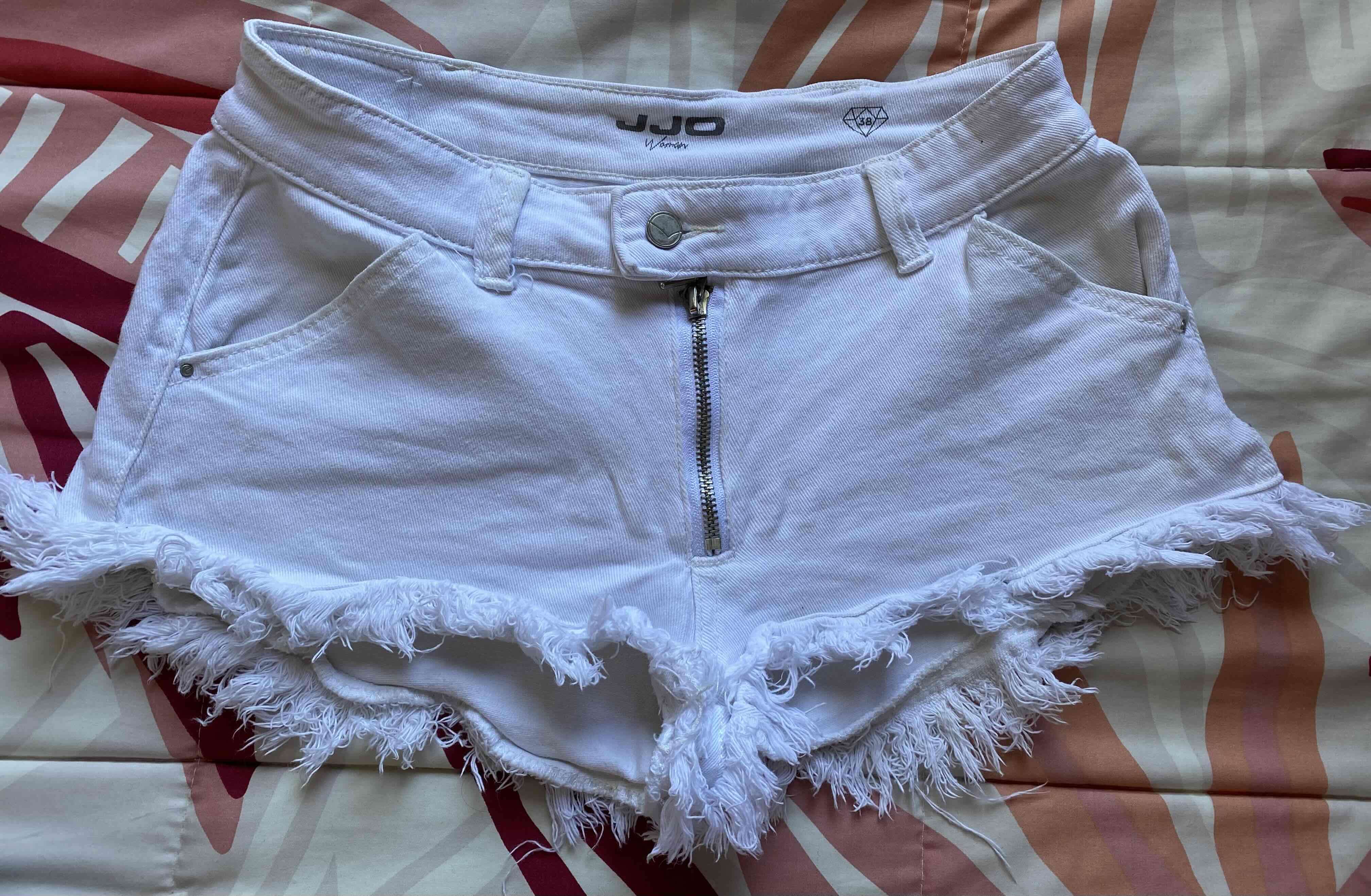 Shorts de mezclilla blancos