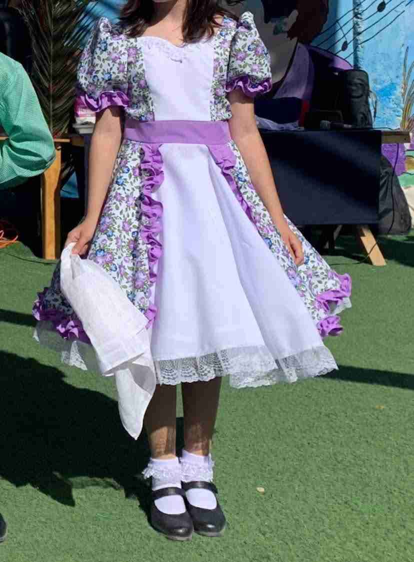 Vestido de niña floral y blanco - 2