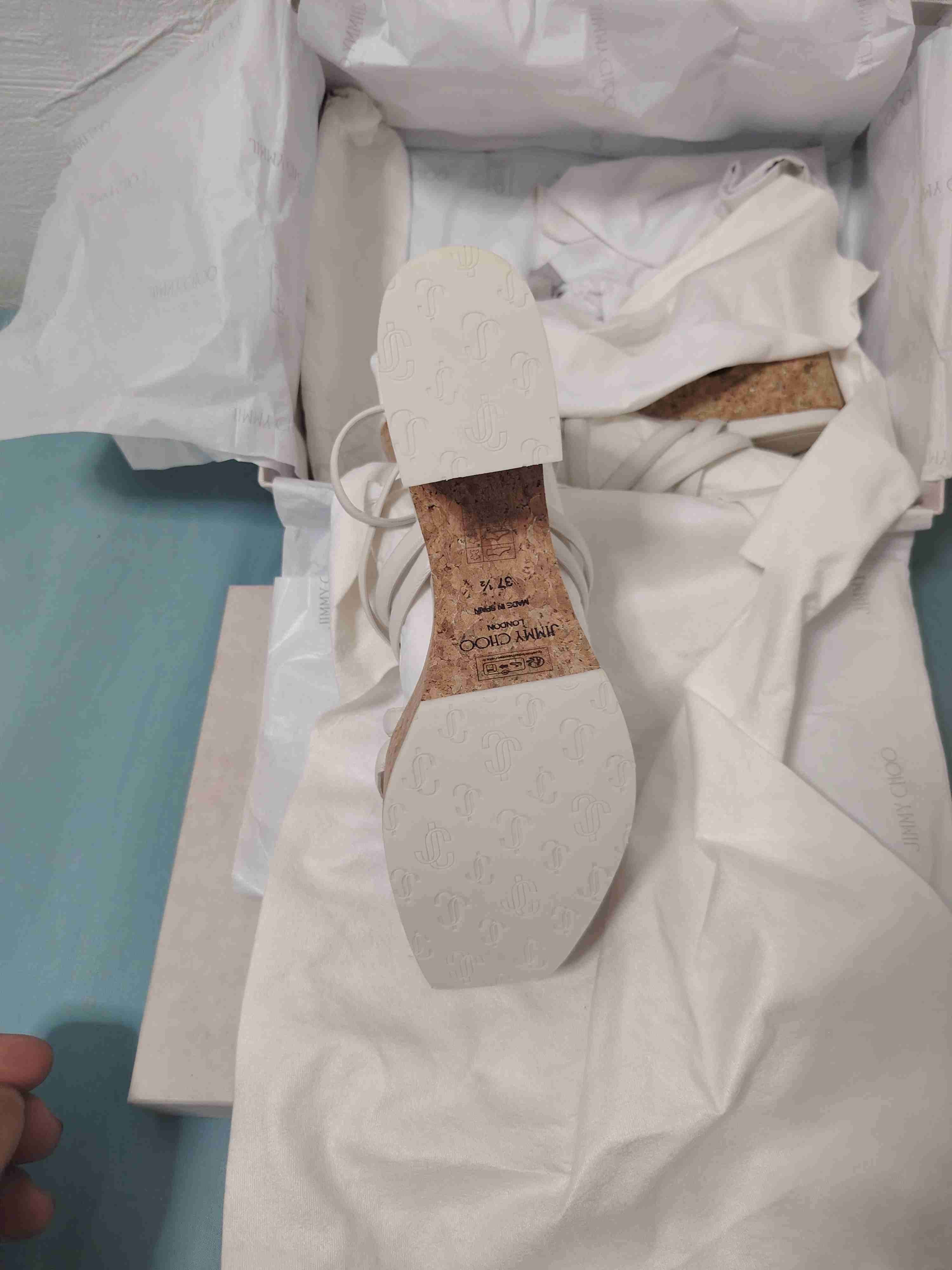 Sandalias blancas de tacón alto jimmy shoo - miniatura 2