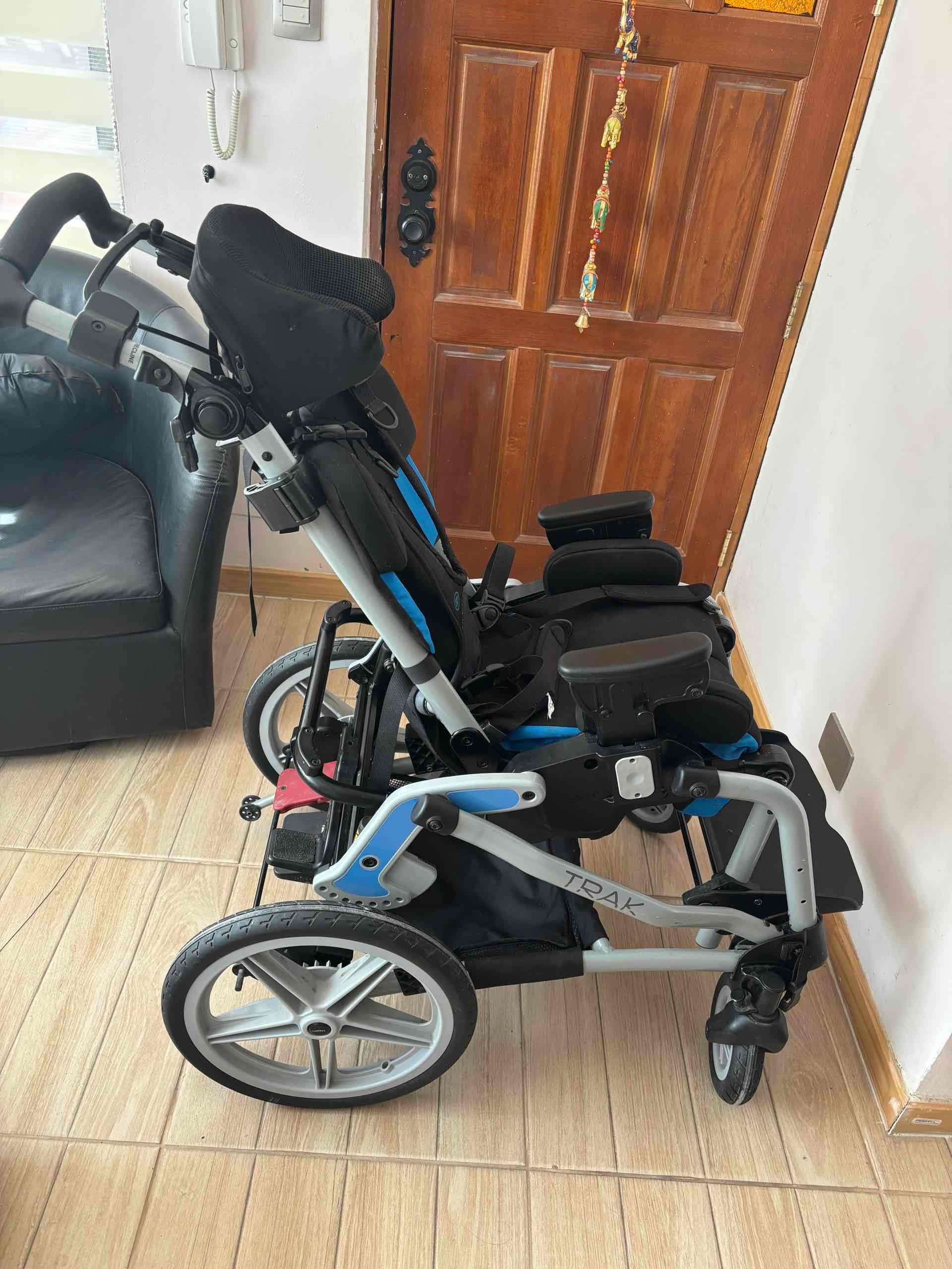 Coche para niños con necesidades especiales - 2