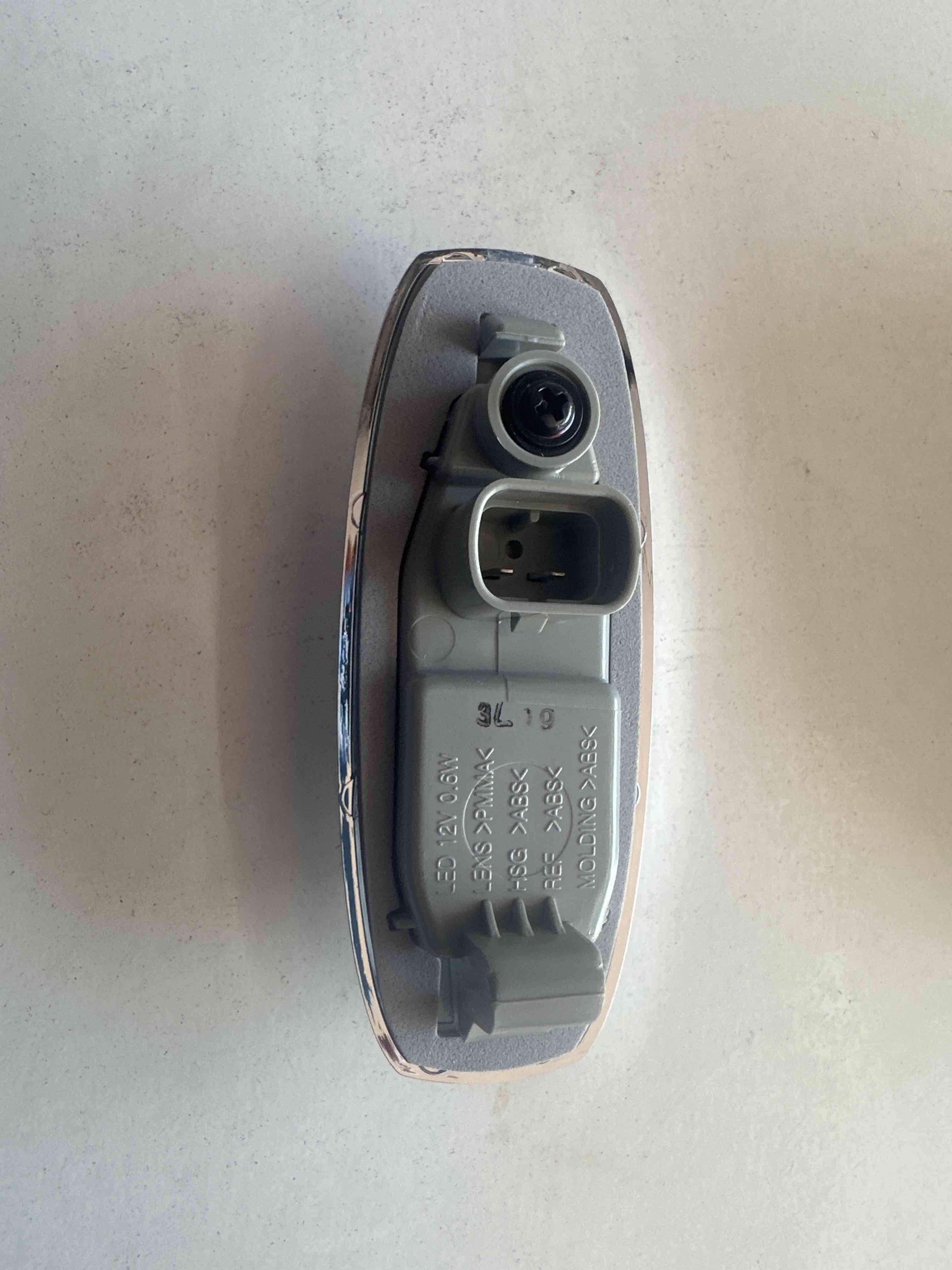 Farol lateral Ssangyong Actyon 12/19 nueva - miniatura 3