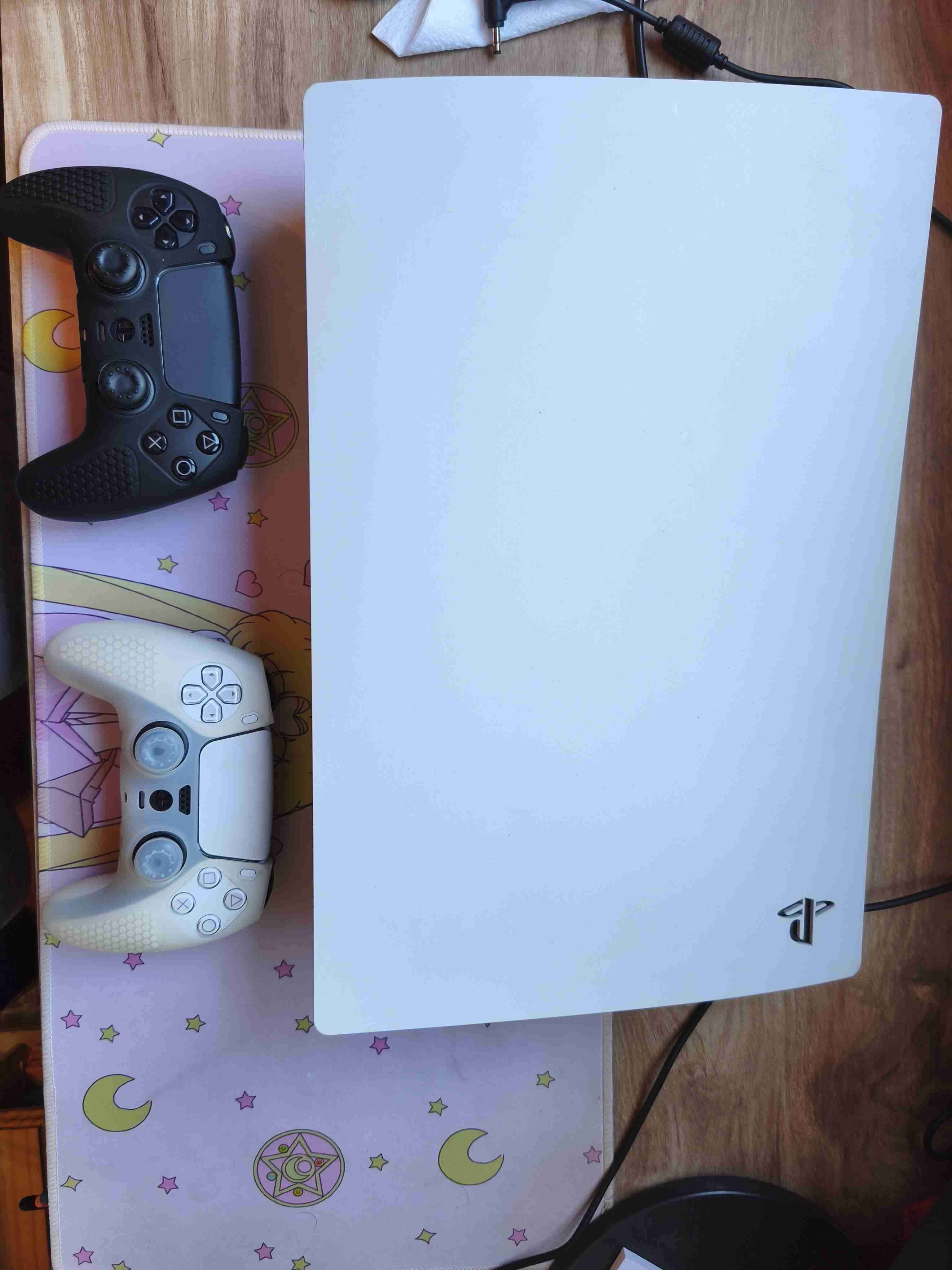 Consola PS5 con dos controles - miniatura 1