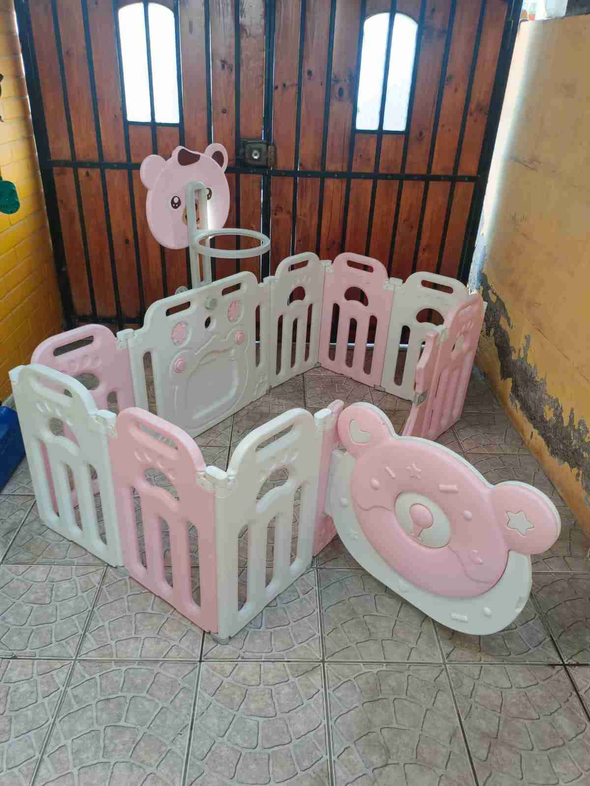 Corral modular infantil rosado y blanco - miniatura 3