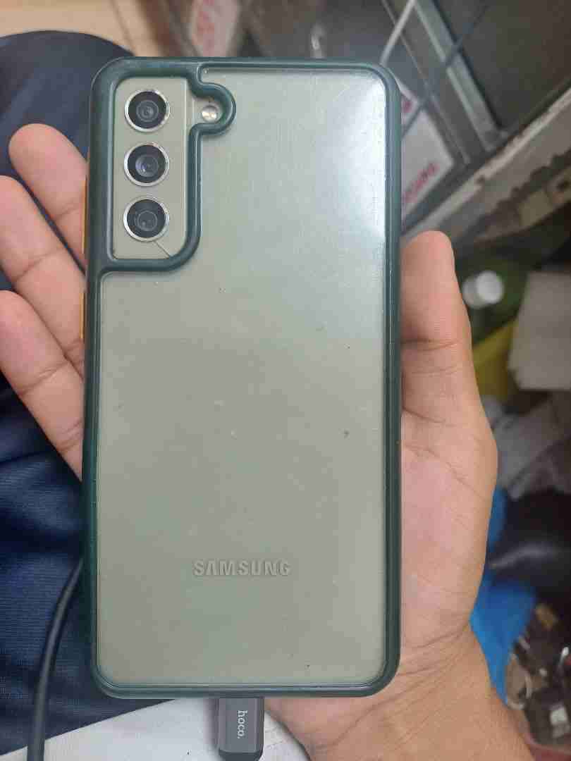 Teléfono Samsung S21 fe - 2