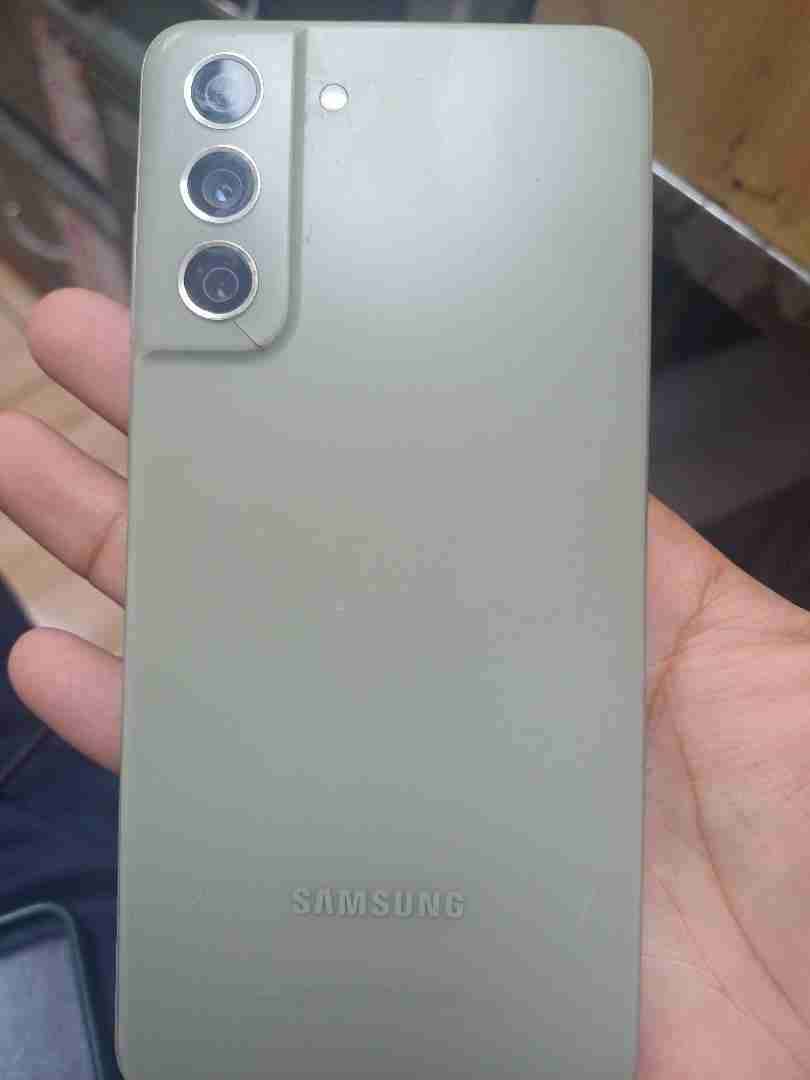 Teléfono Samsung S21 fe - 3