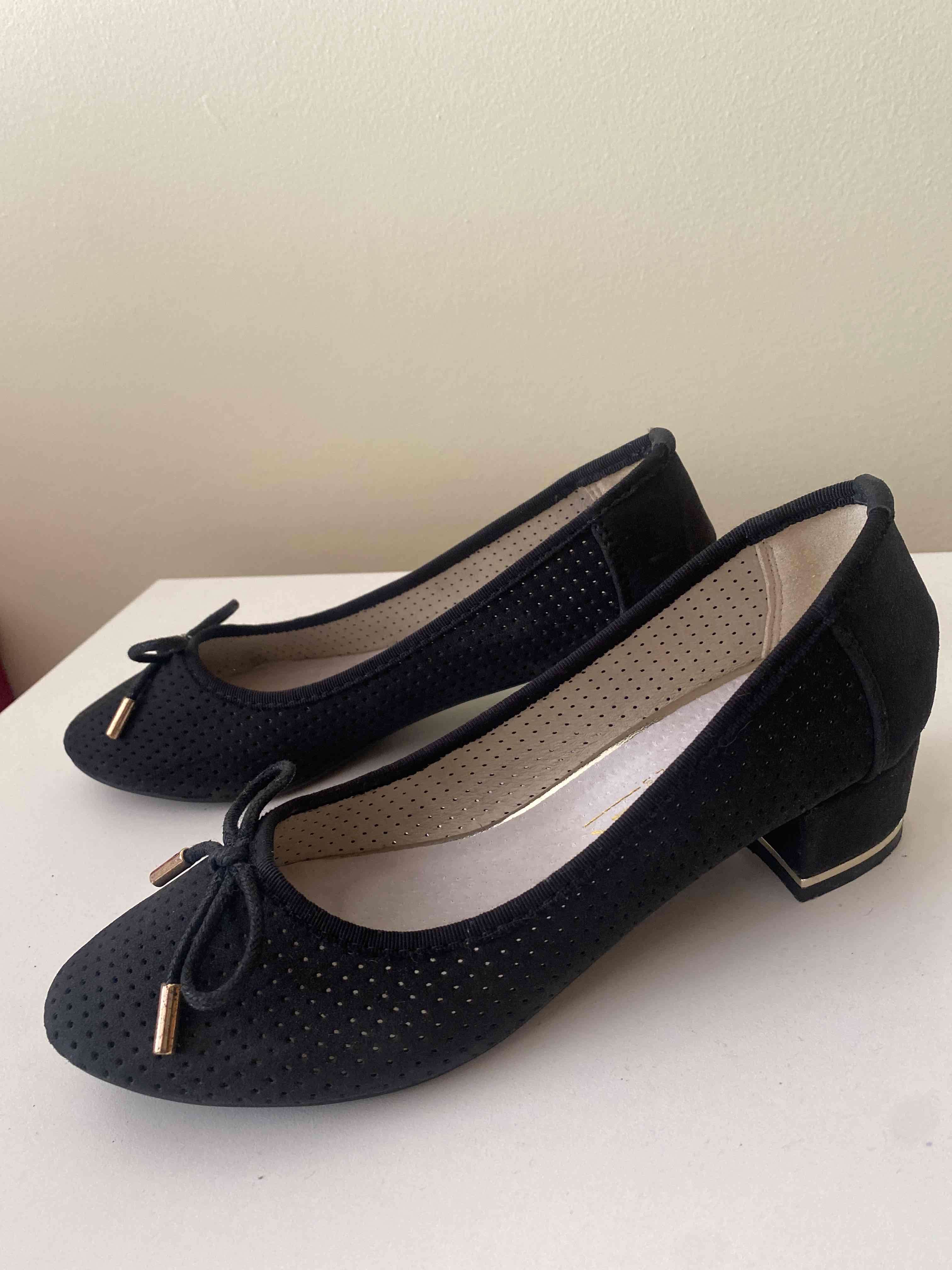 Zapatos  negros con lazo - miniatura 1