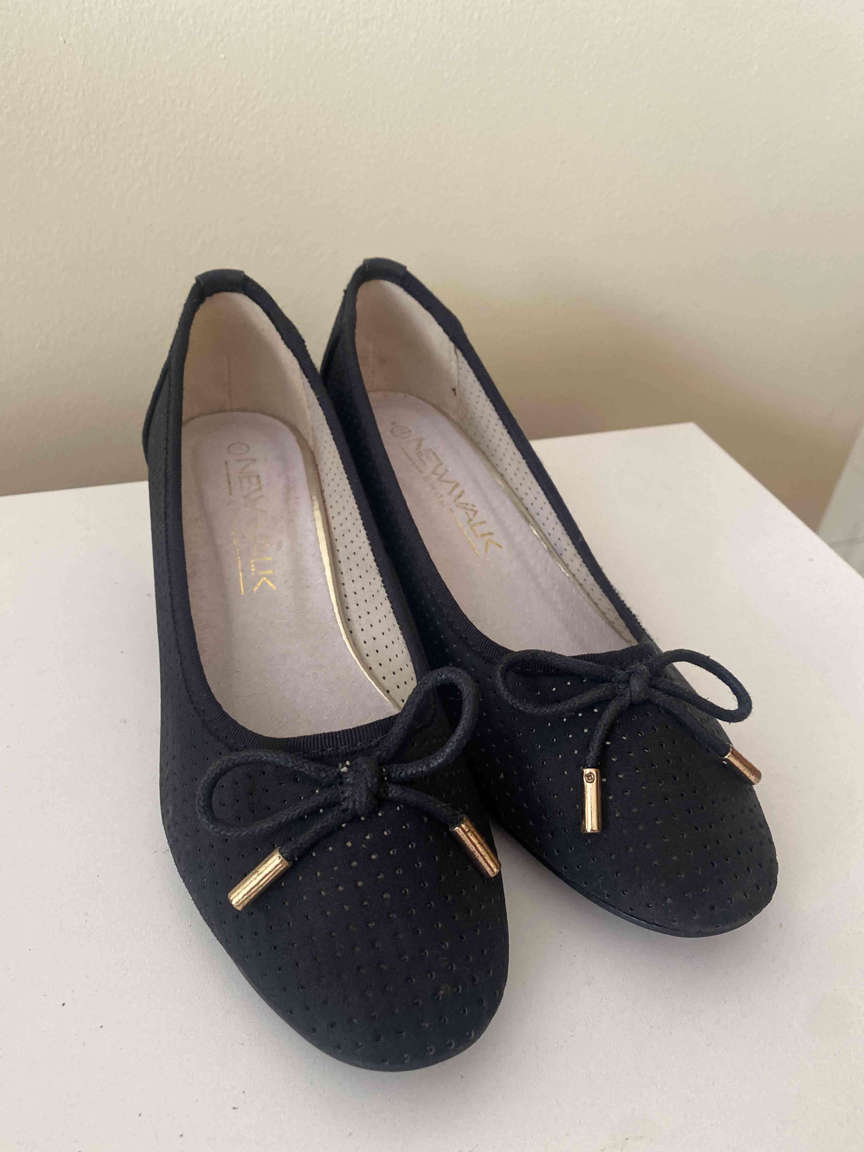 Zapatos  negros con lazo - miniatura 2