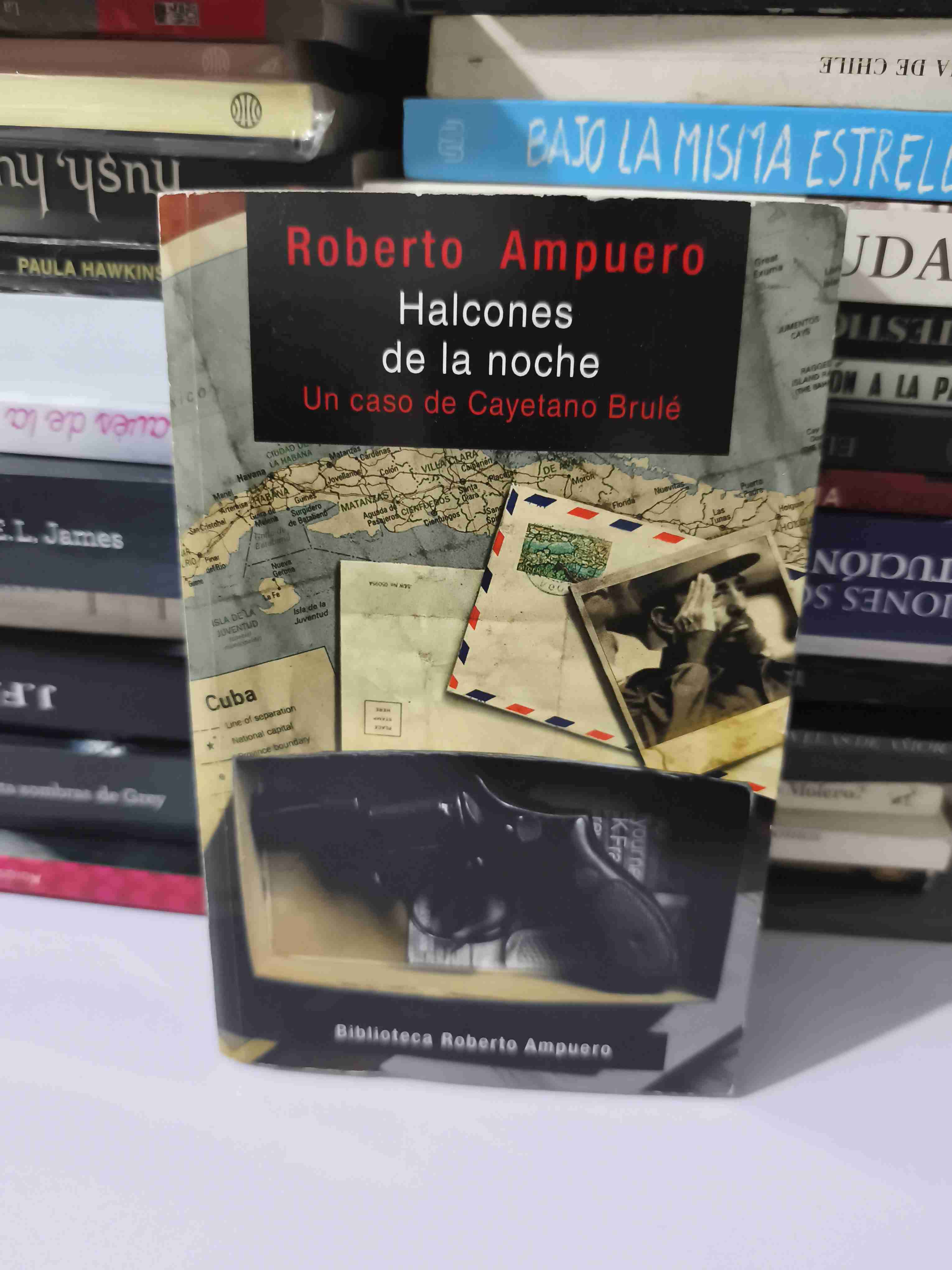 Libro 'Halcones de la Noche' Roberto Ampuero - 1