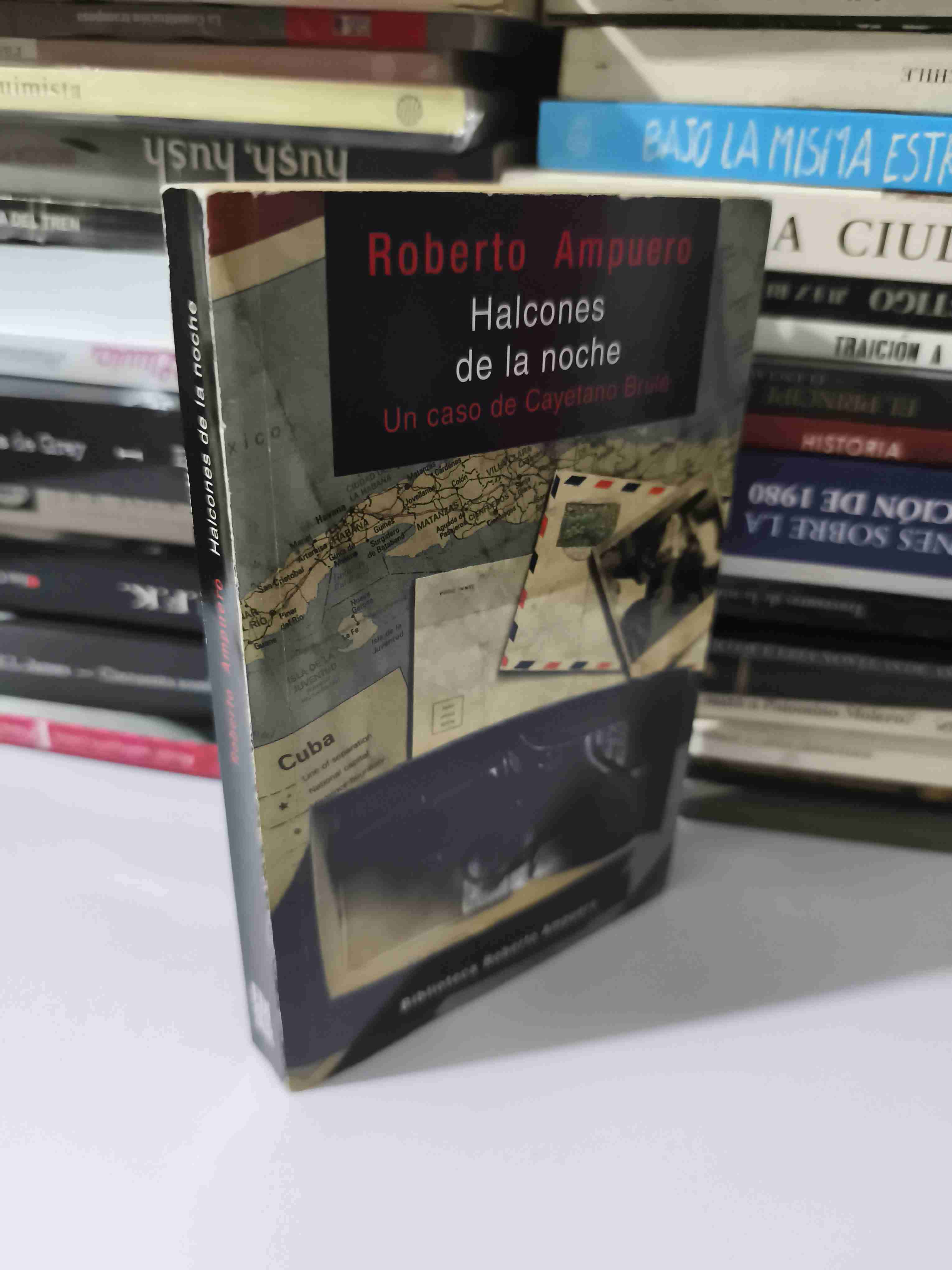 Libro 'Halcones de la Noche' Roberto Ampuero - 2