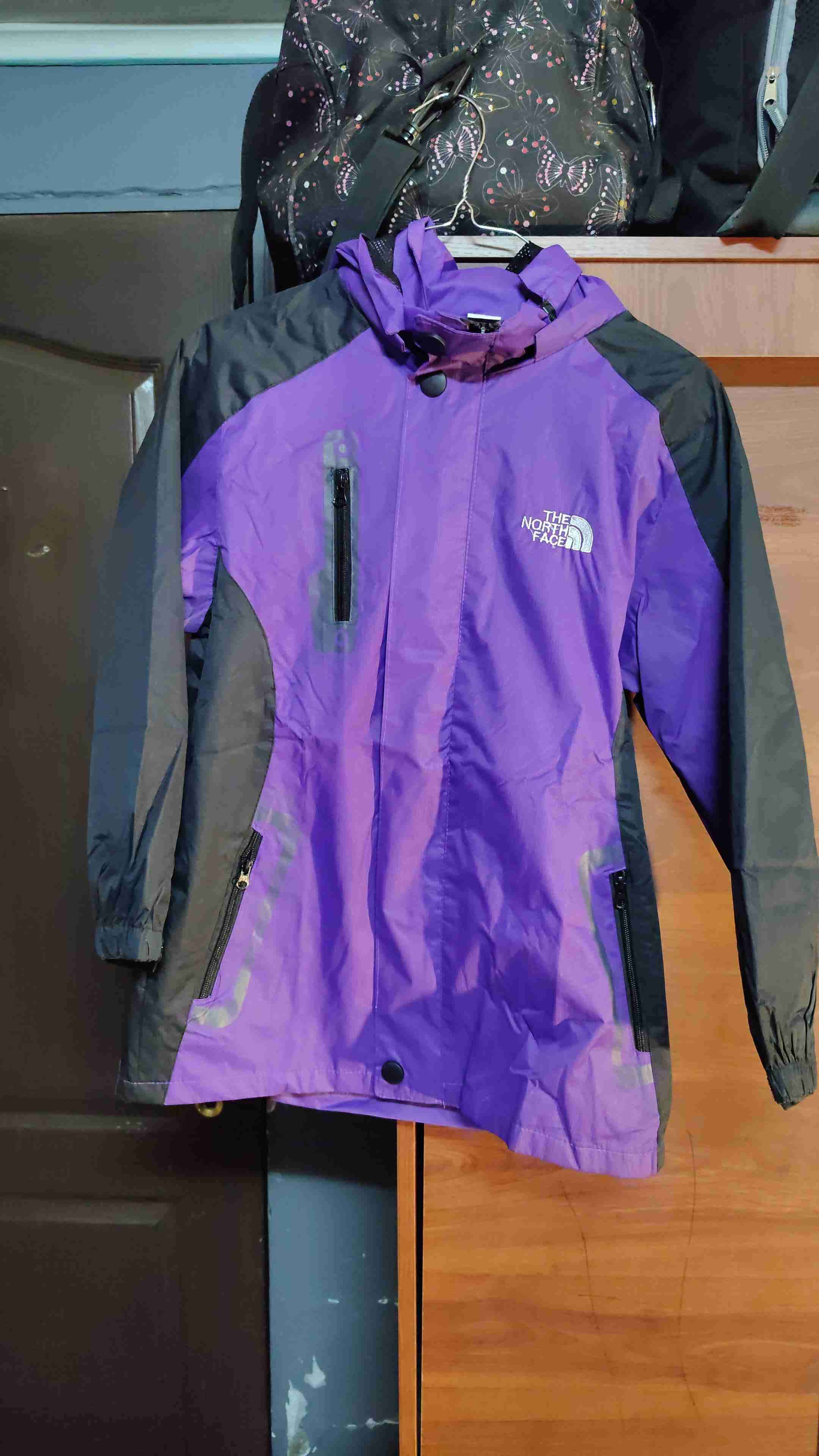 Chaqueta impermeable negra - miniatura 2