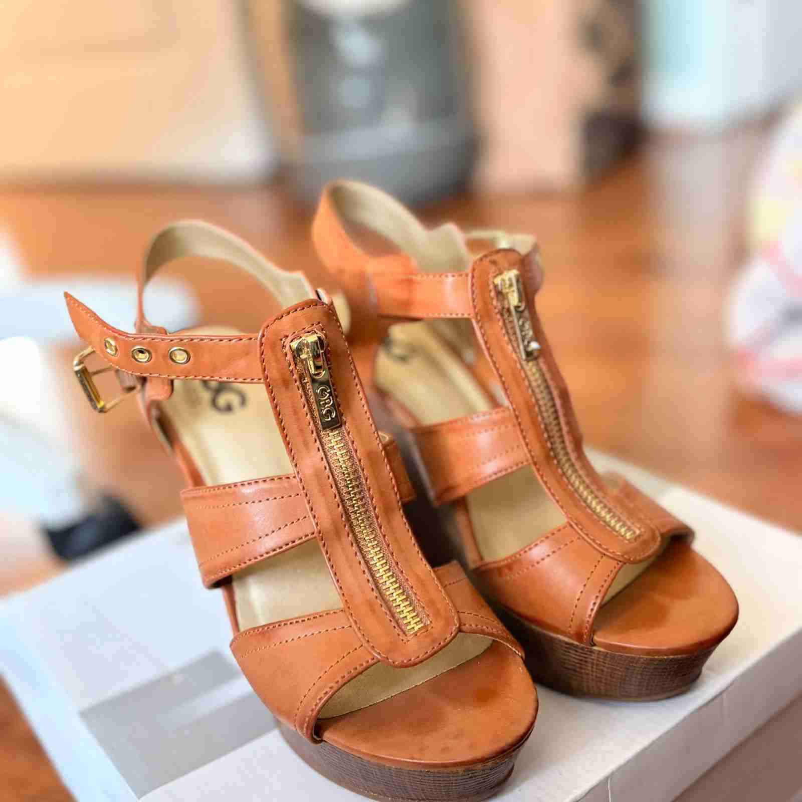Sandalias de cuero camel con cierre - miniatura 1