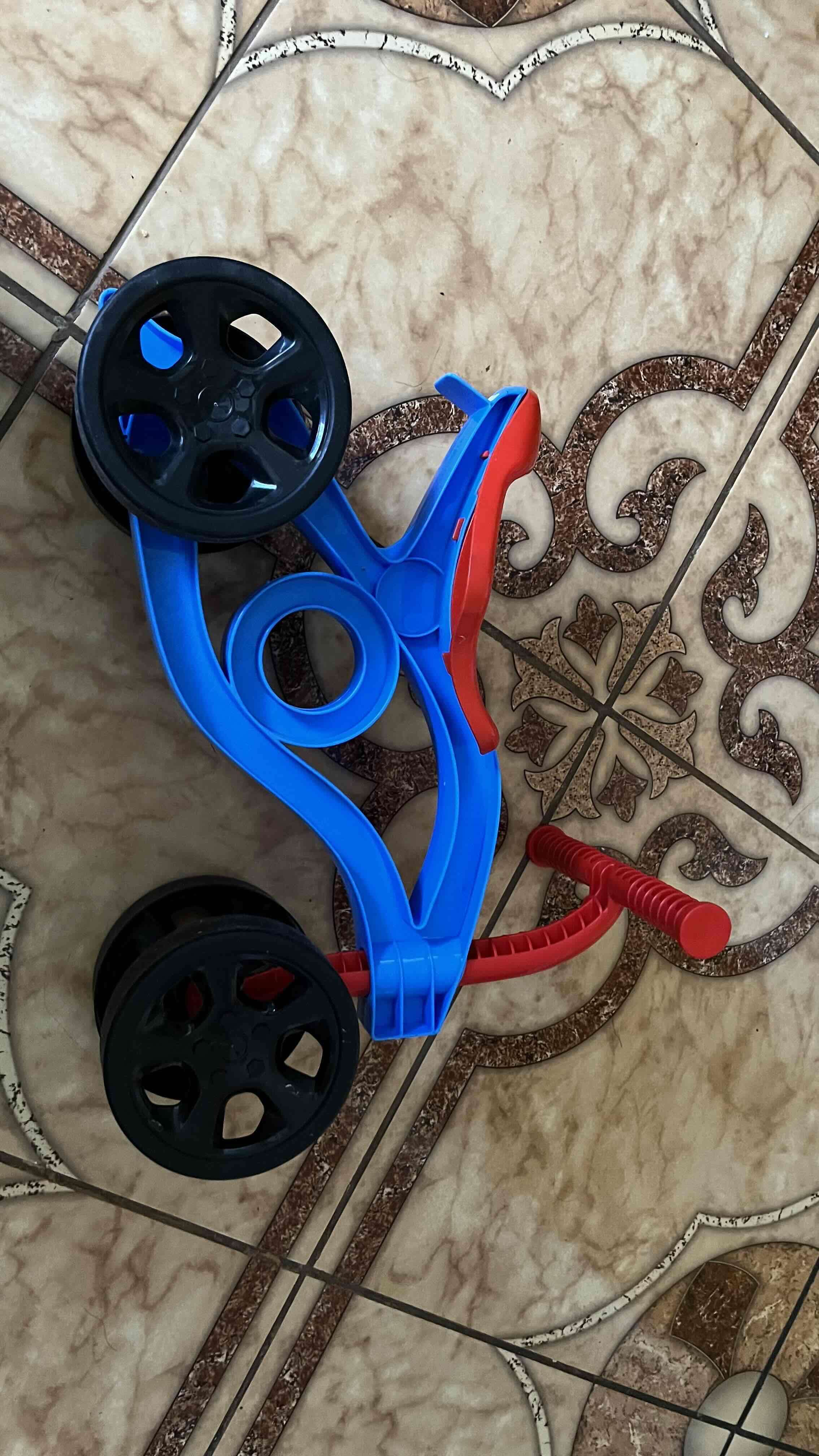 Triciclo infantil rojo y azul - miniatura 2