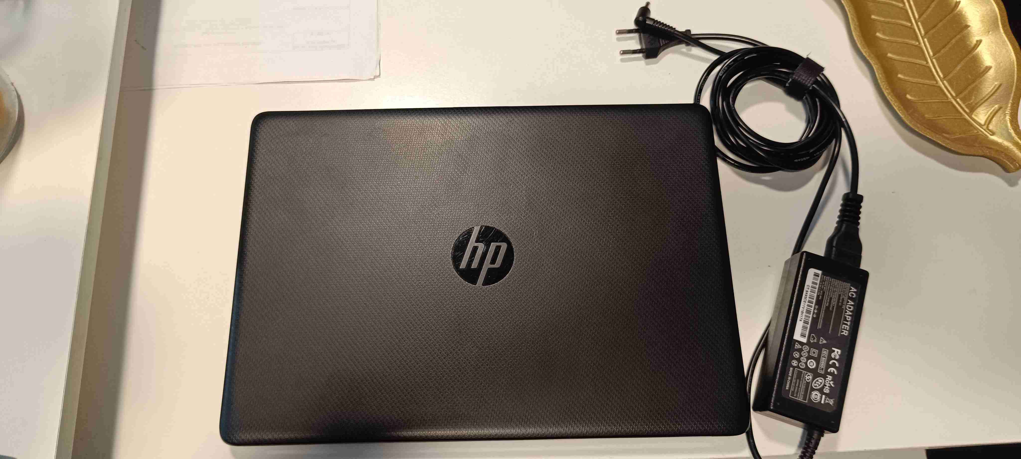 Laptop HP en buen estado - miniatura 3