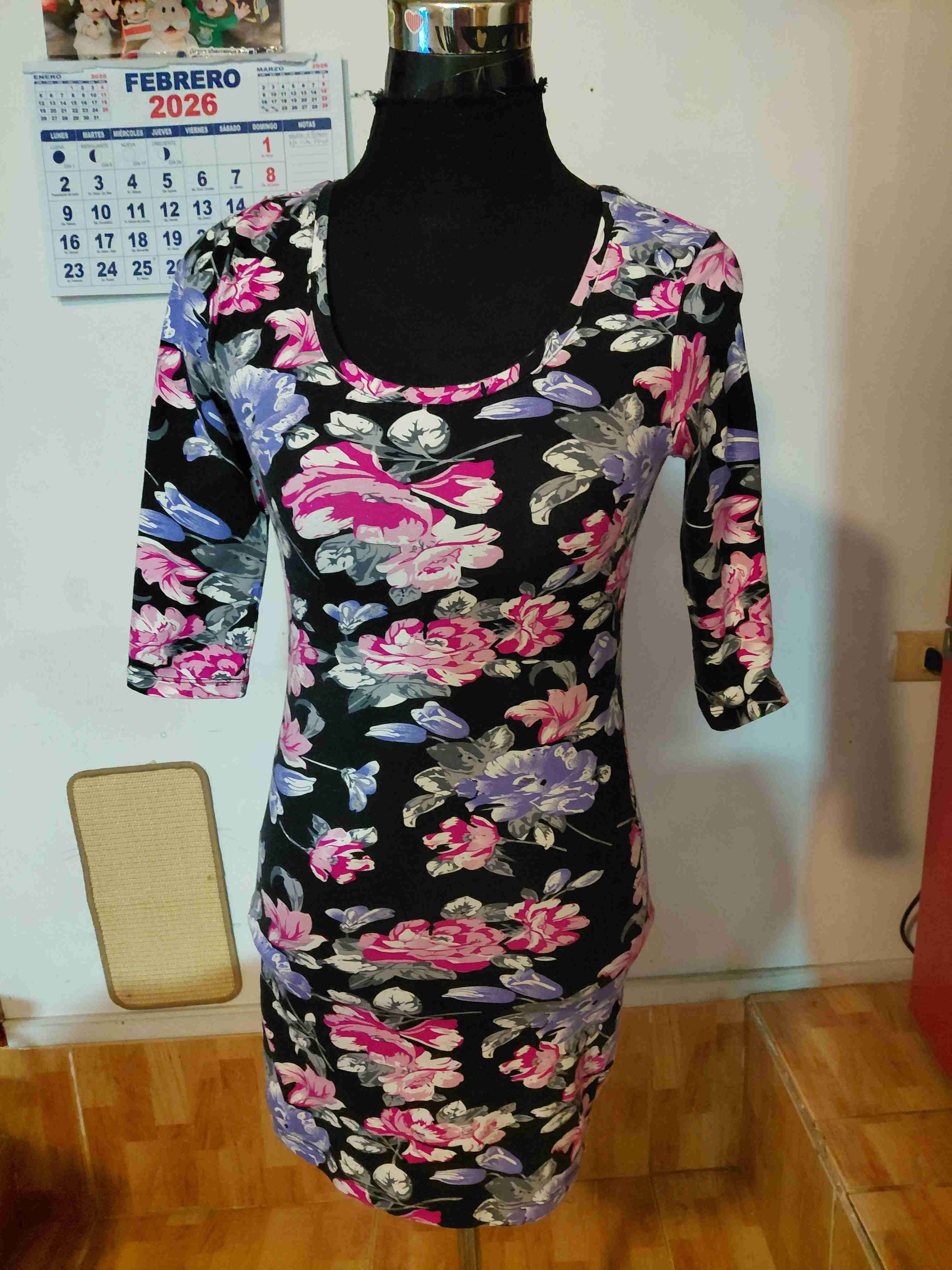 Vestido floral negro multicolor - miniatura 2