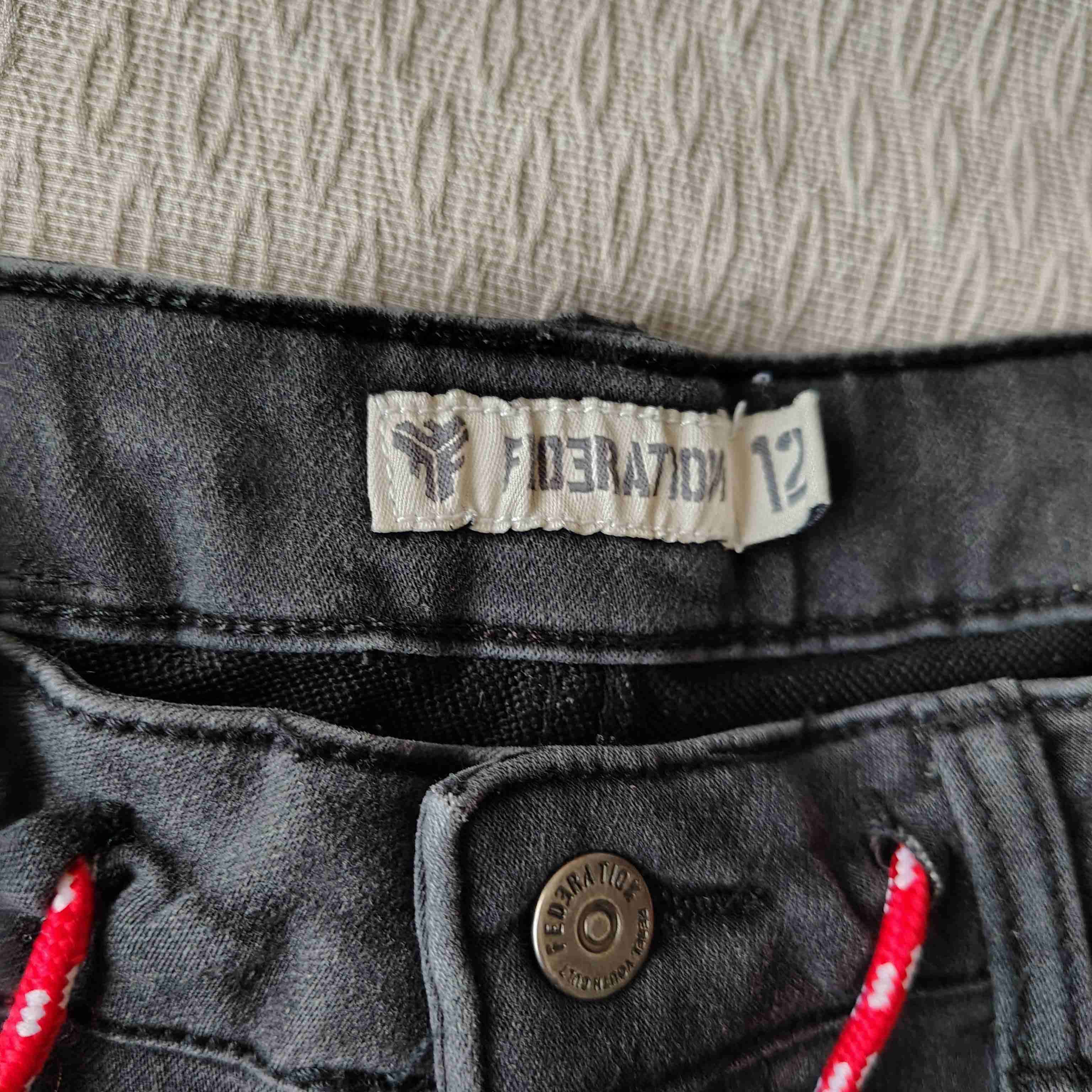 Bermudas negras estilo casual - miniatura 2