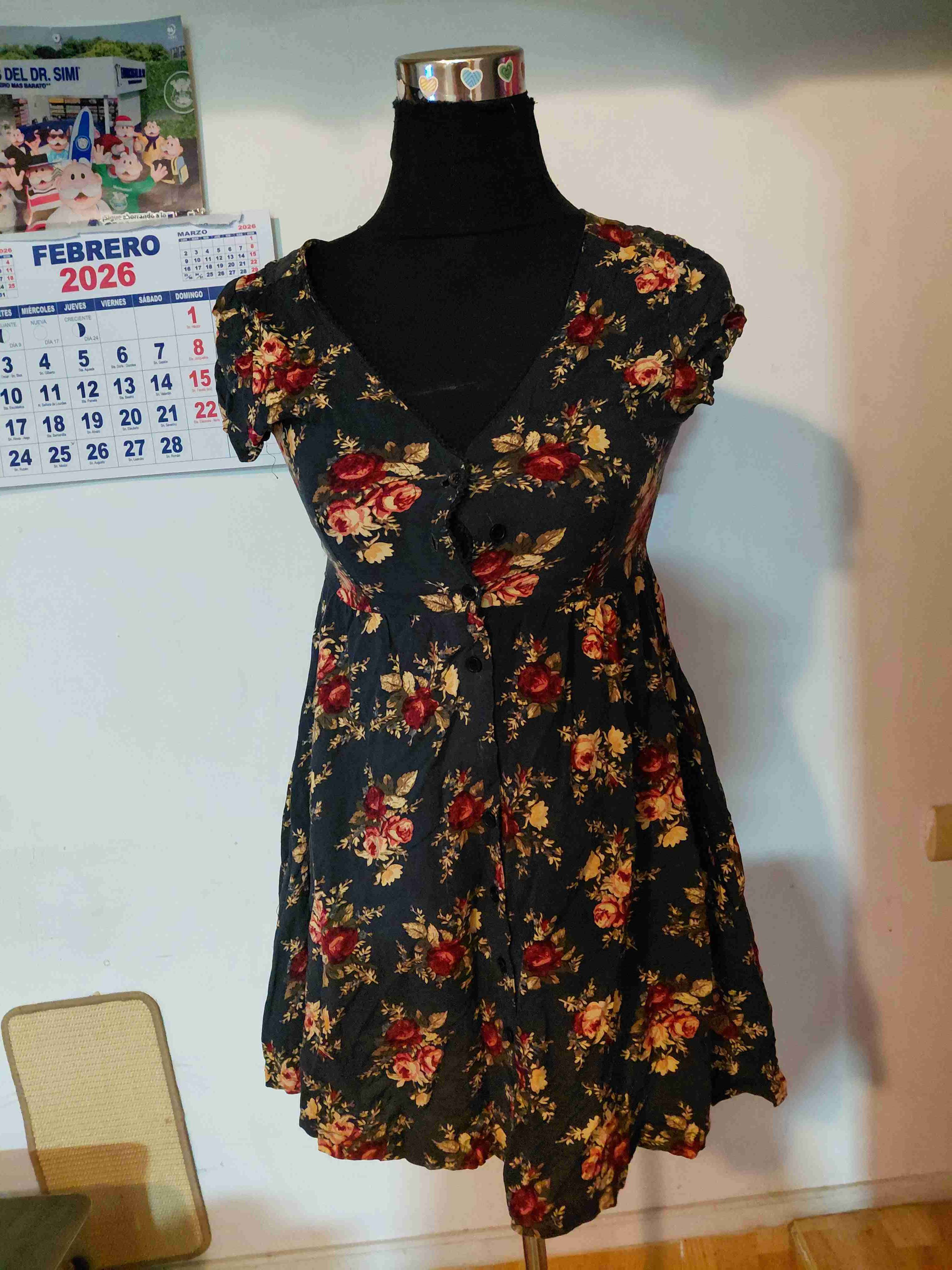 Vestido floral negro - miniatura 1