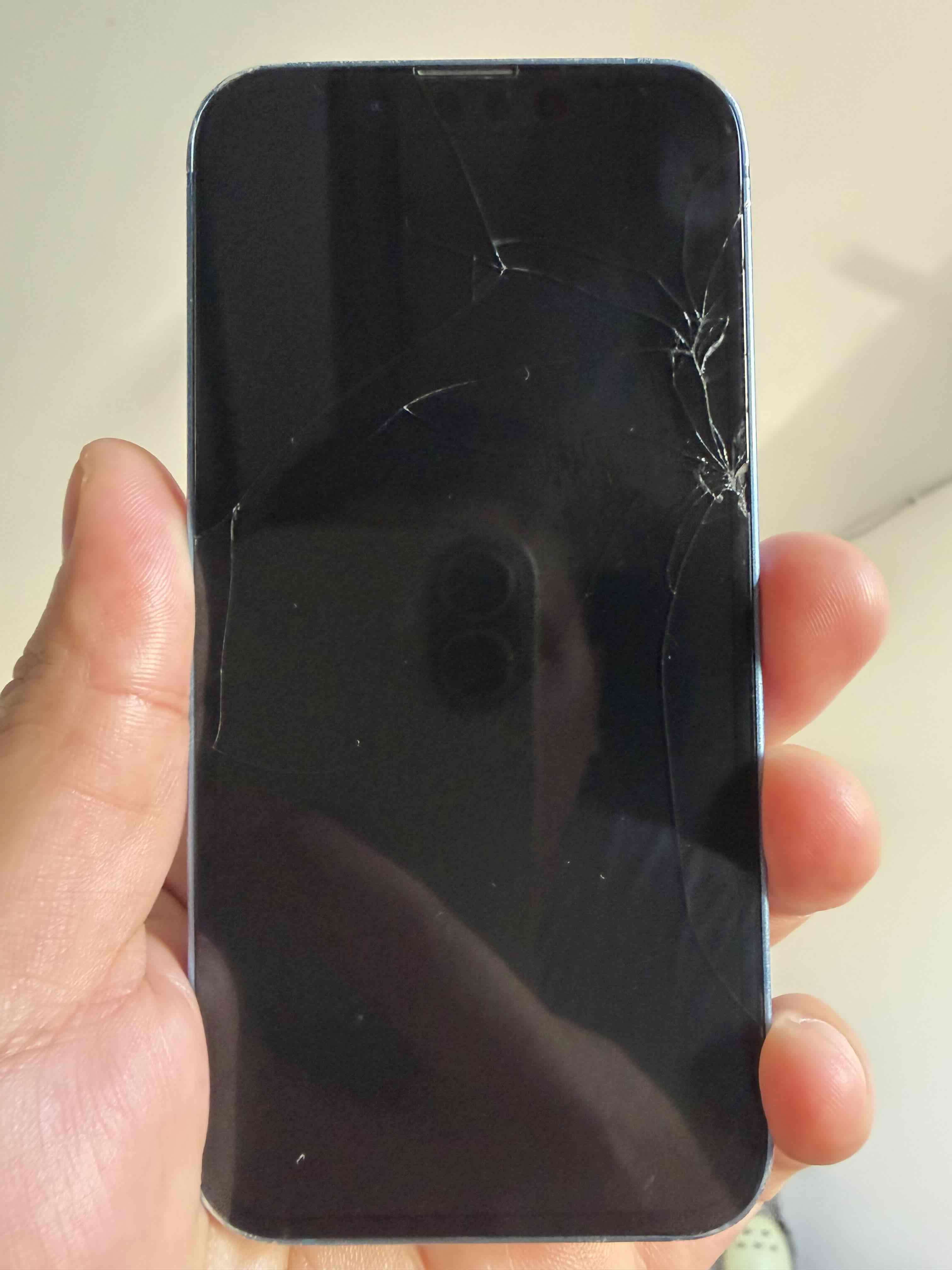 iPhone con pantalla trizada 100% funcional. - miniatura 4