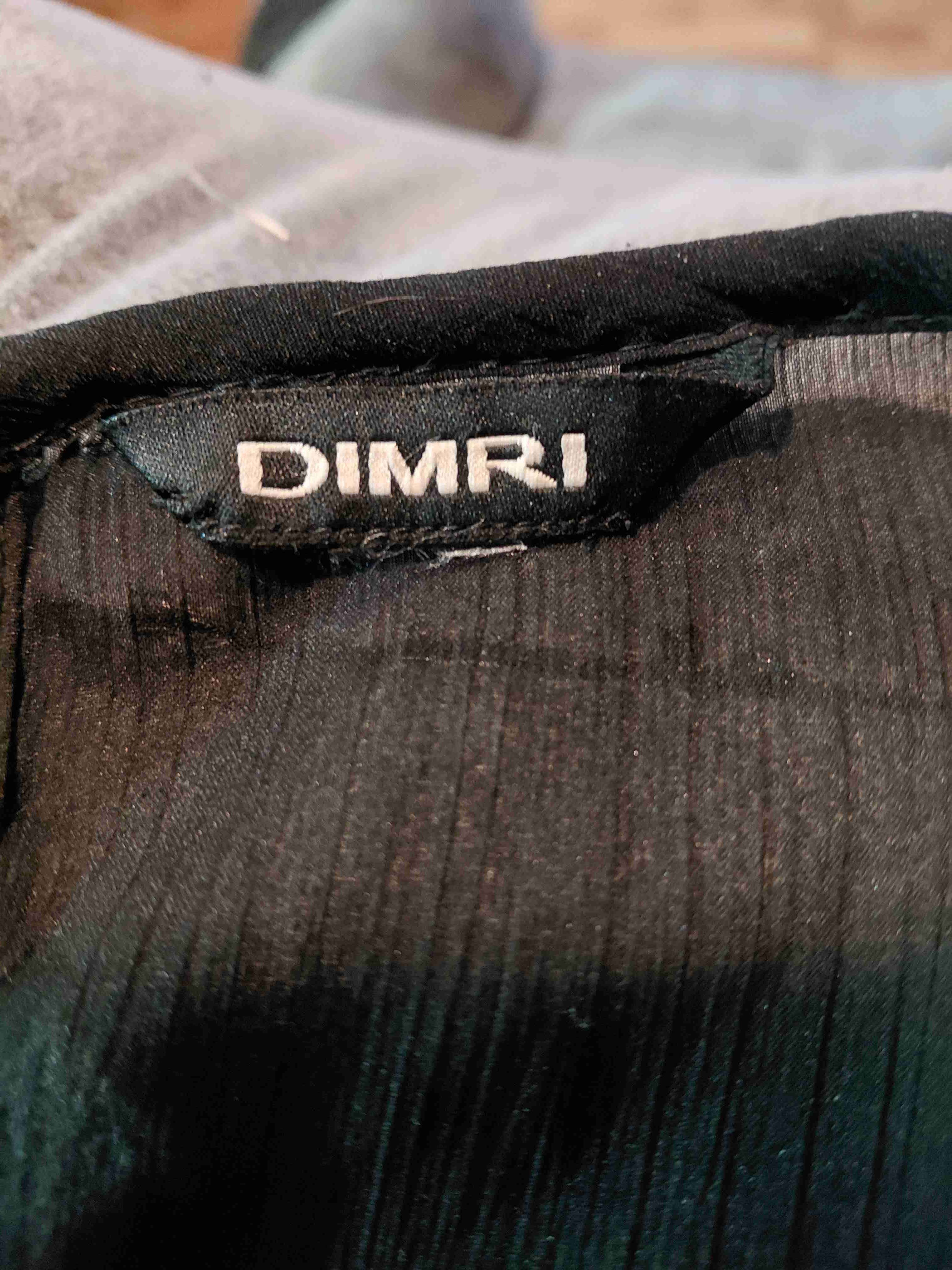 Blusa negra con volantes - 2