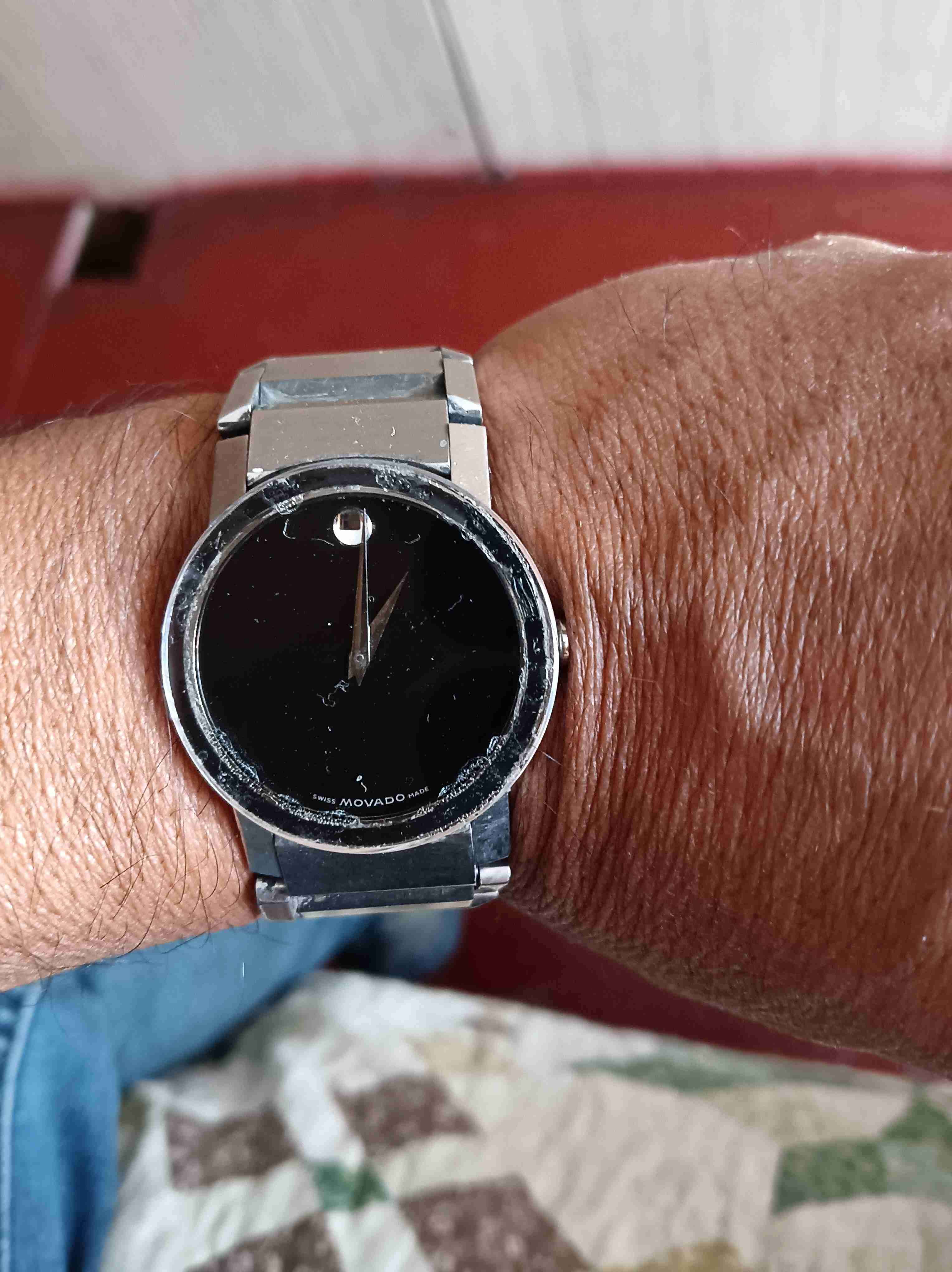 Reloj pulsera negro metálico - miniatura 1