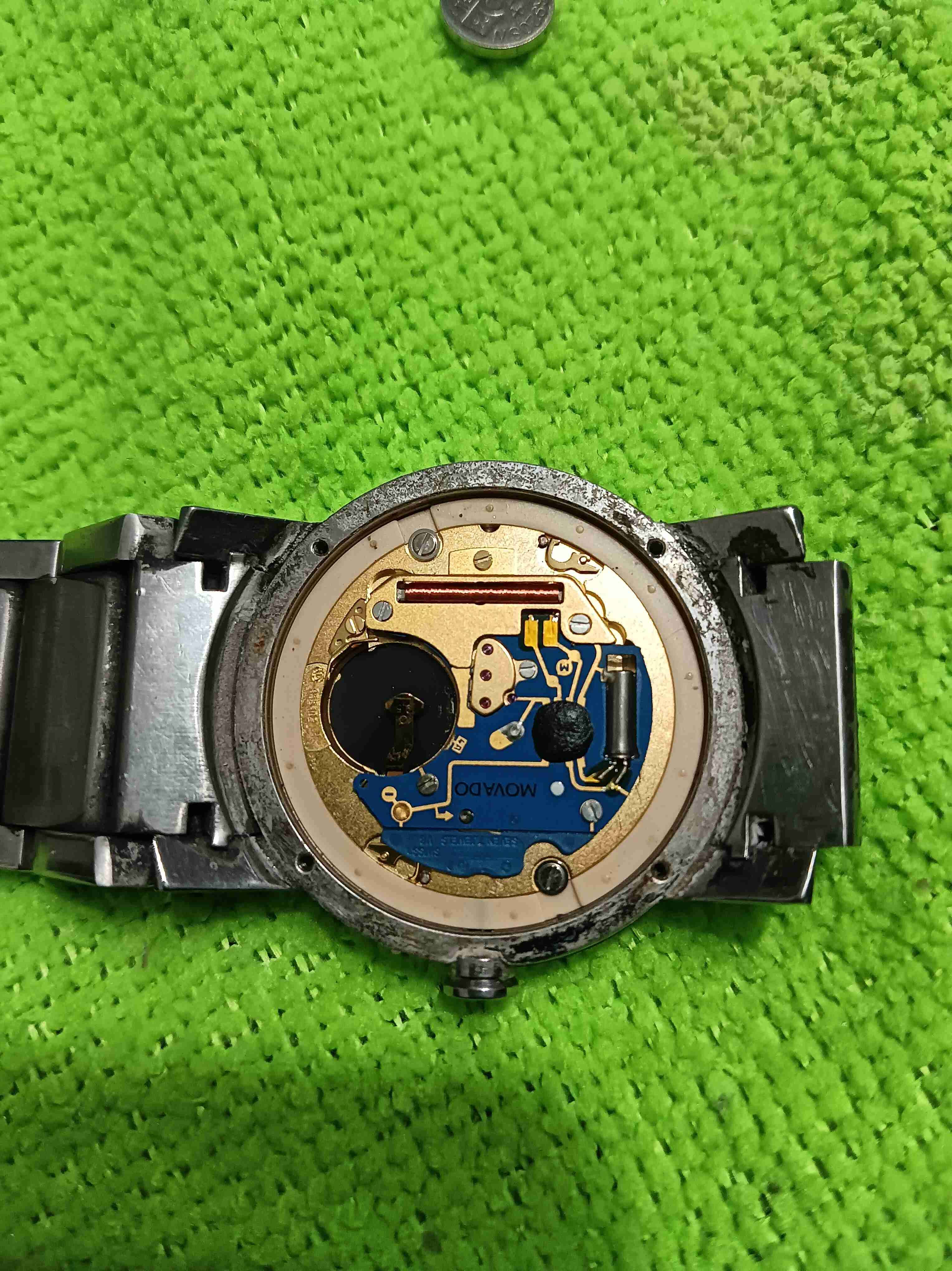 Reloj pulsera negro metálico - miniatura 2