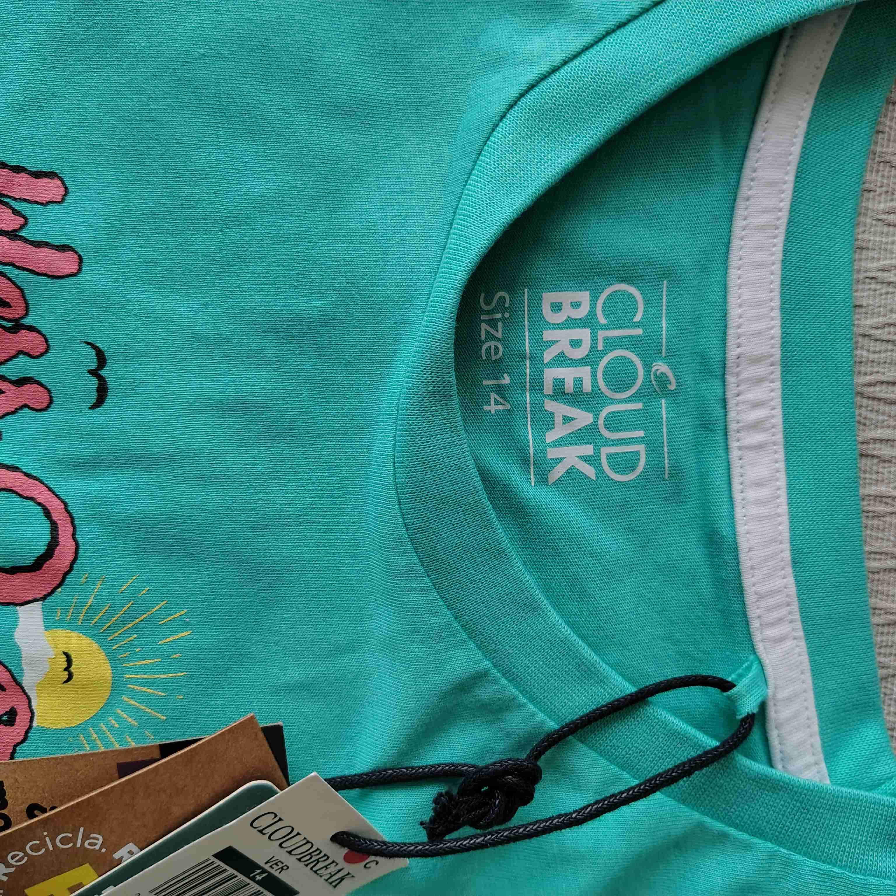 Polera verde estampada nueva - 2