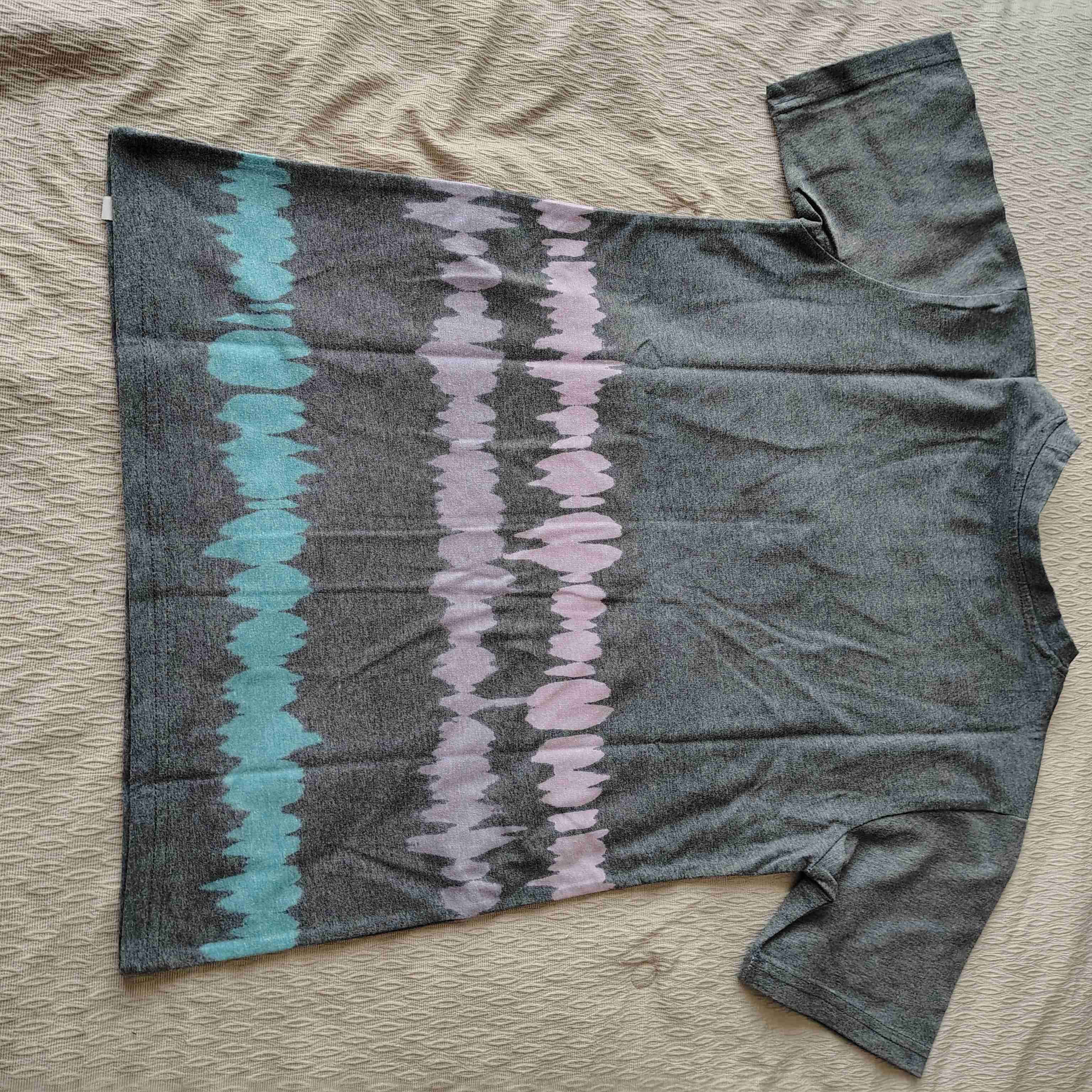 Polera gris estampada - 3