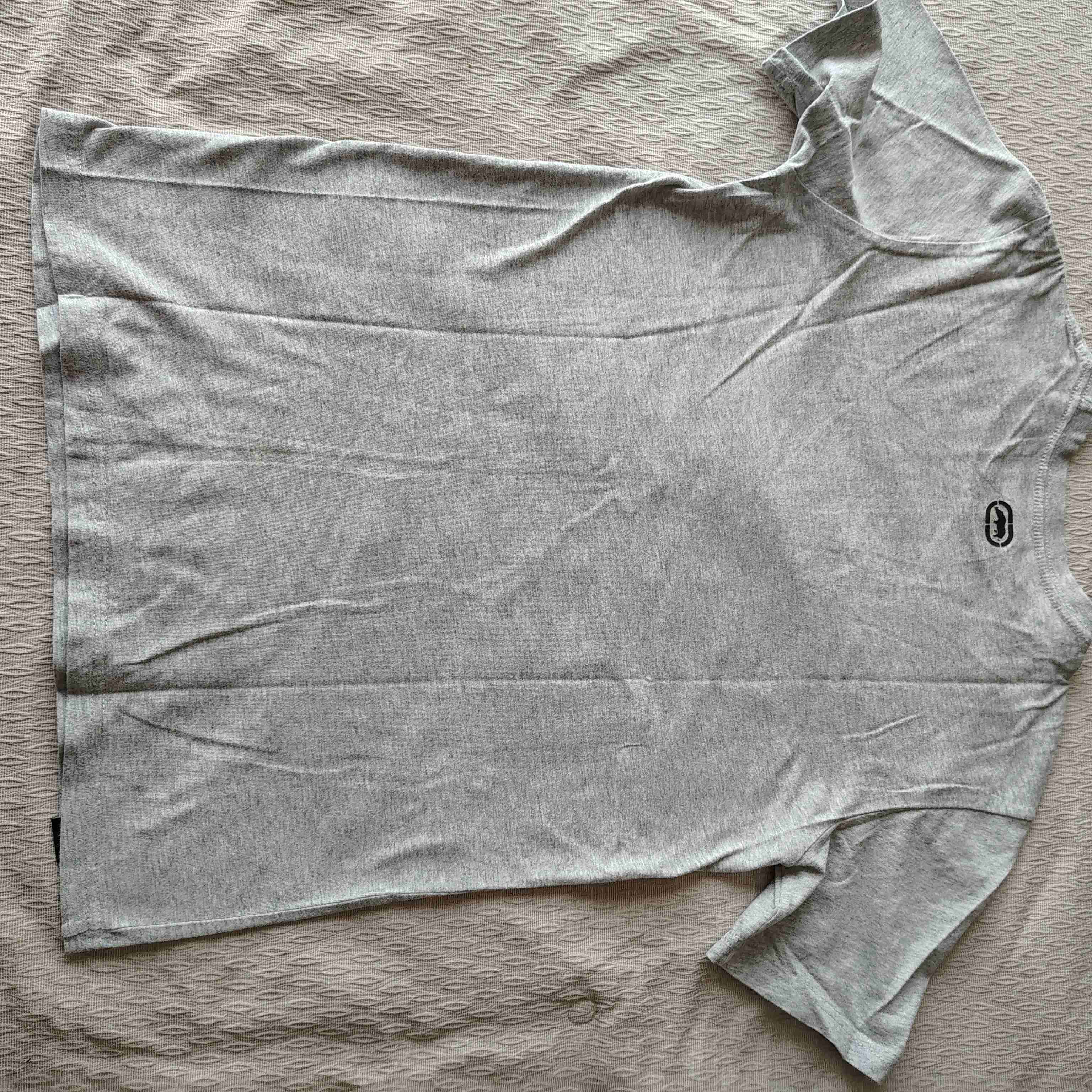 Polera gris estampado gráfico - 3