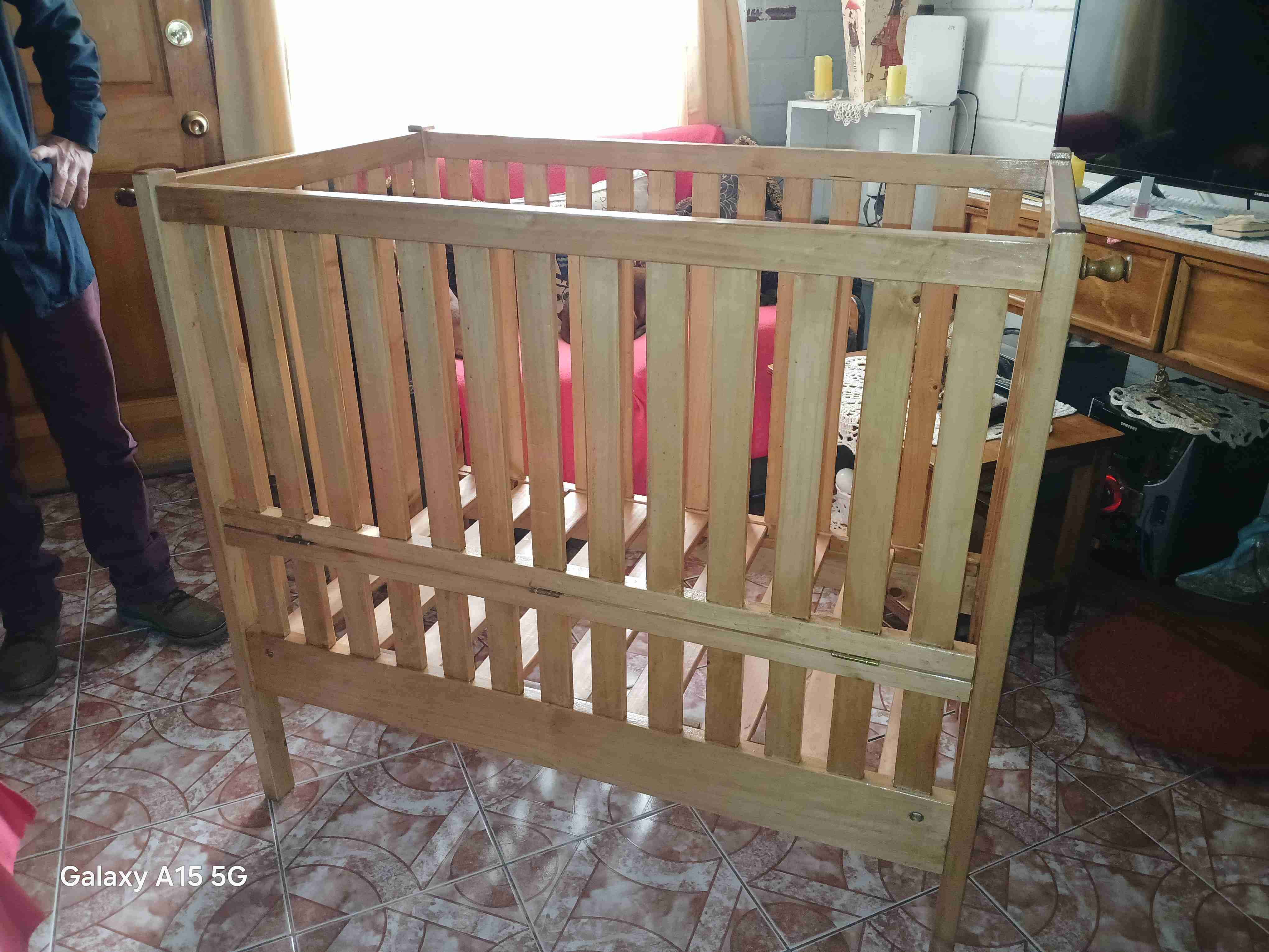 Cuna de madera para bebé - 2