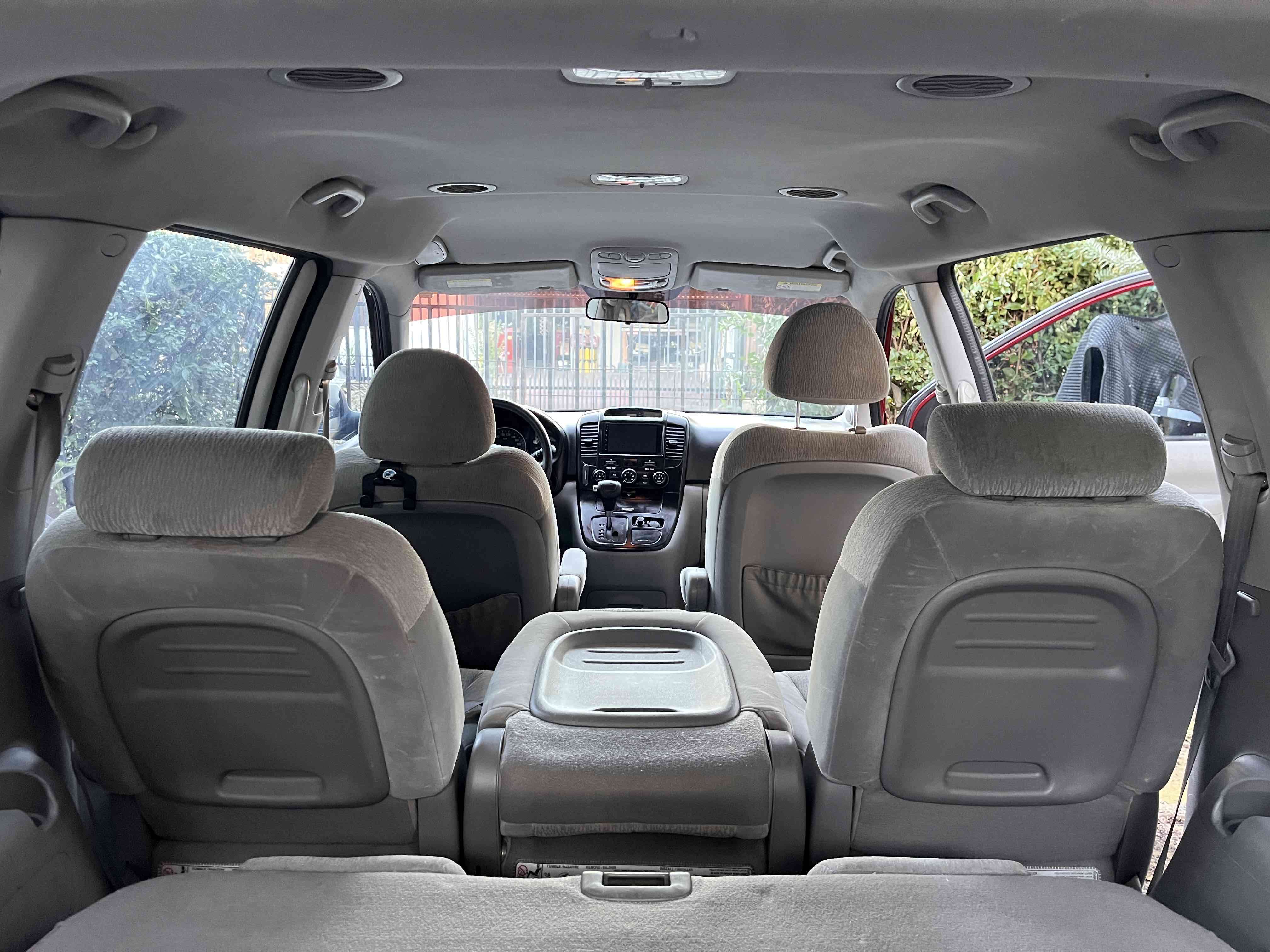 Minivan Kia Carnival 2.7 AT bencinera 2011 - 6