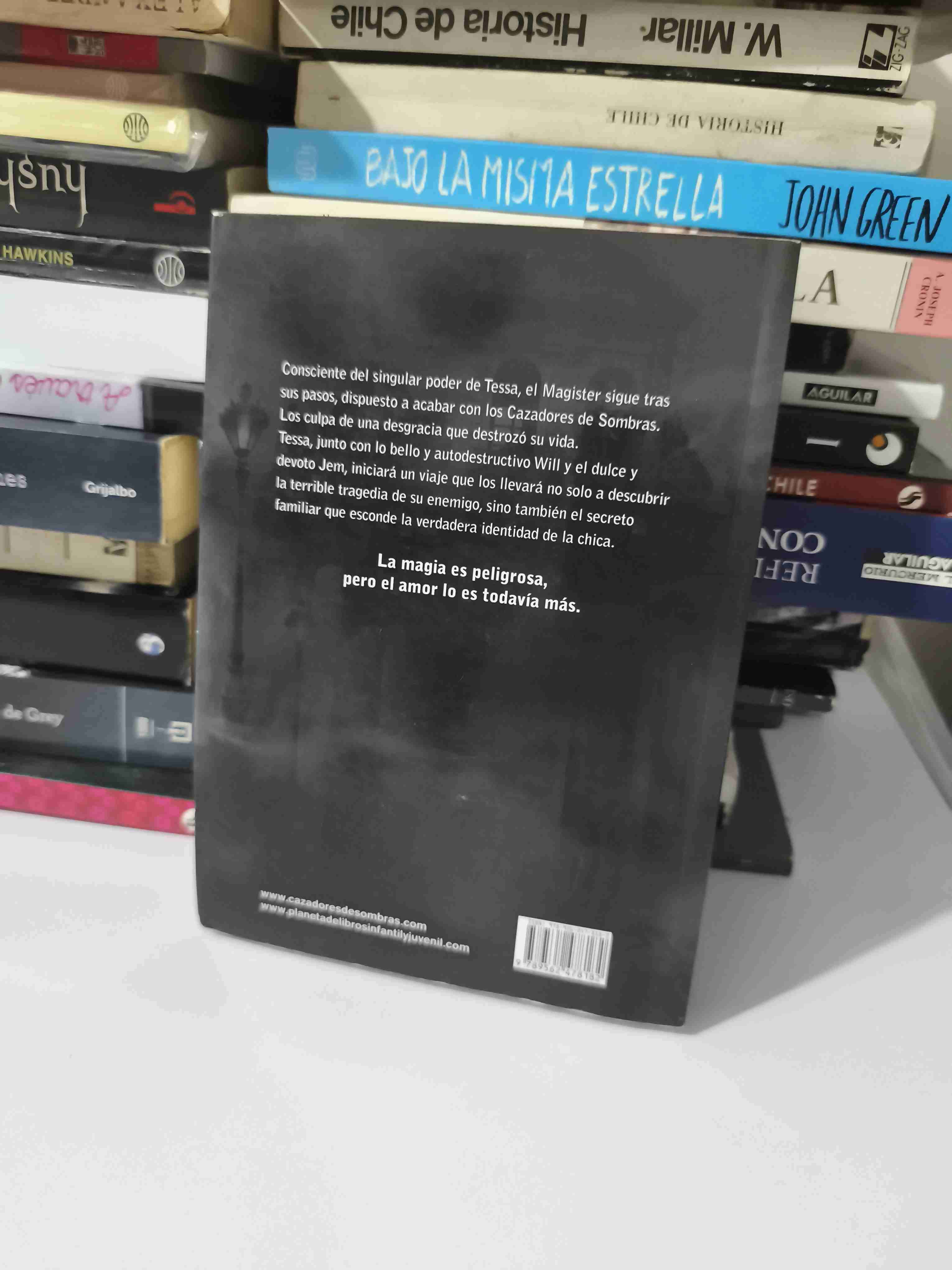 Libro Cazadores de Sombras 2 - 4