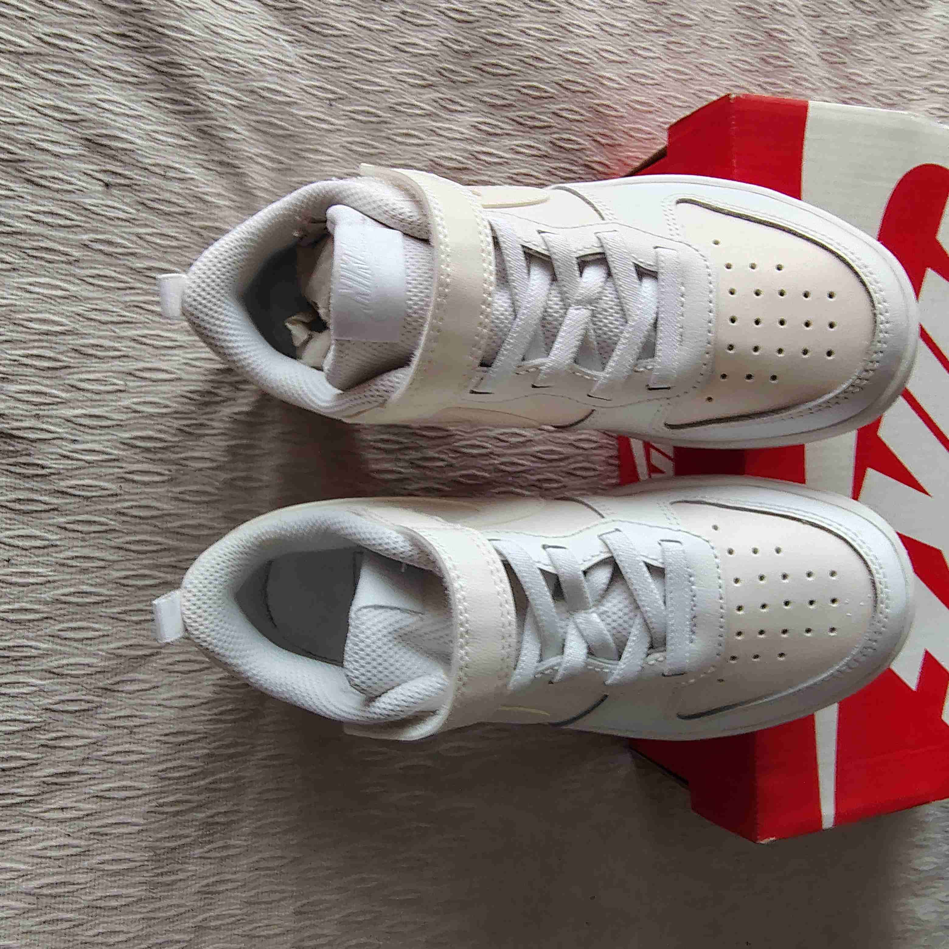 Zapatillas blancas de cuero - miniatura 2