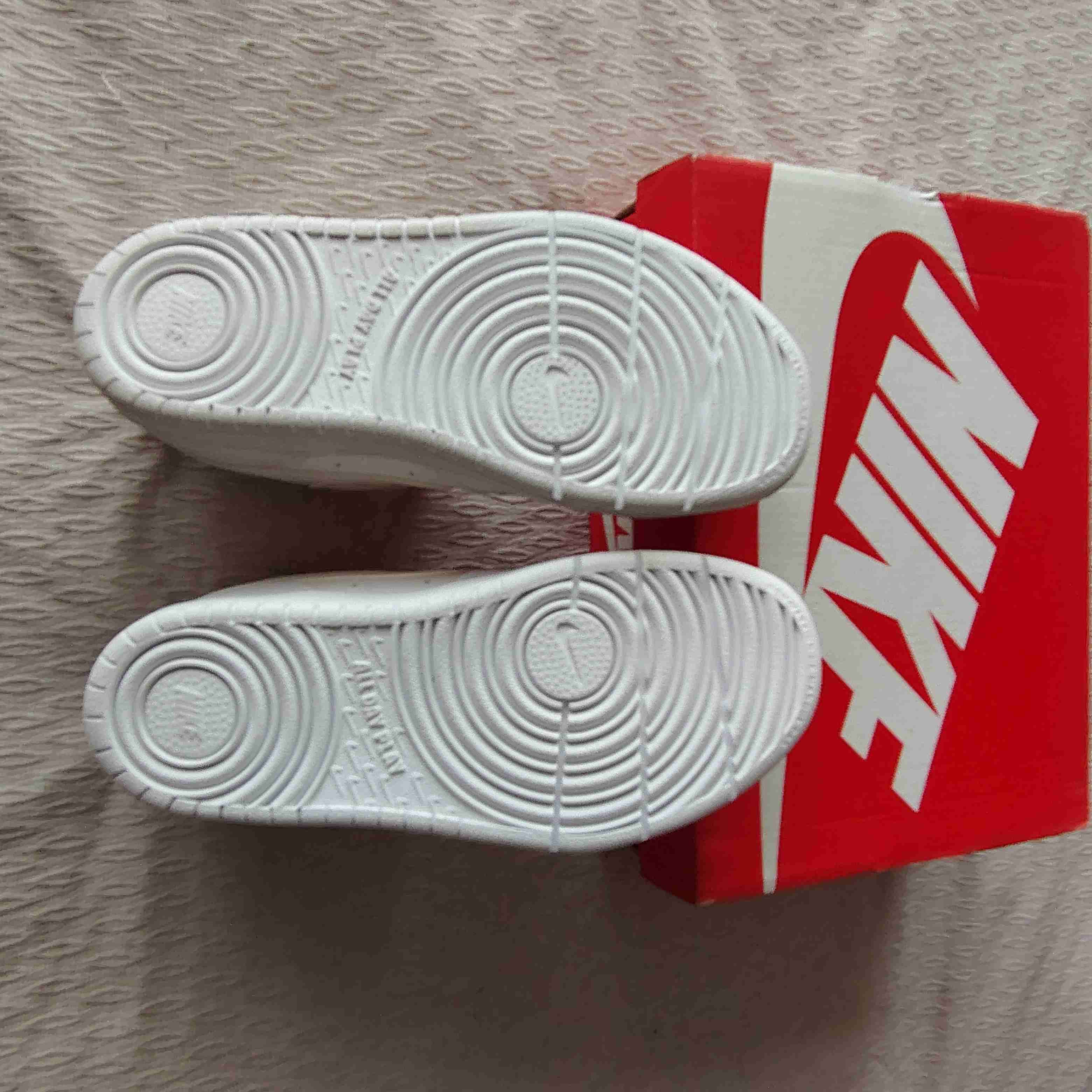 Zapatillas blancas de cuero - miniatura 4