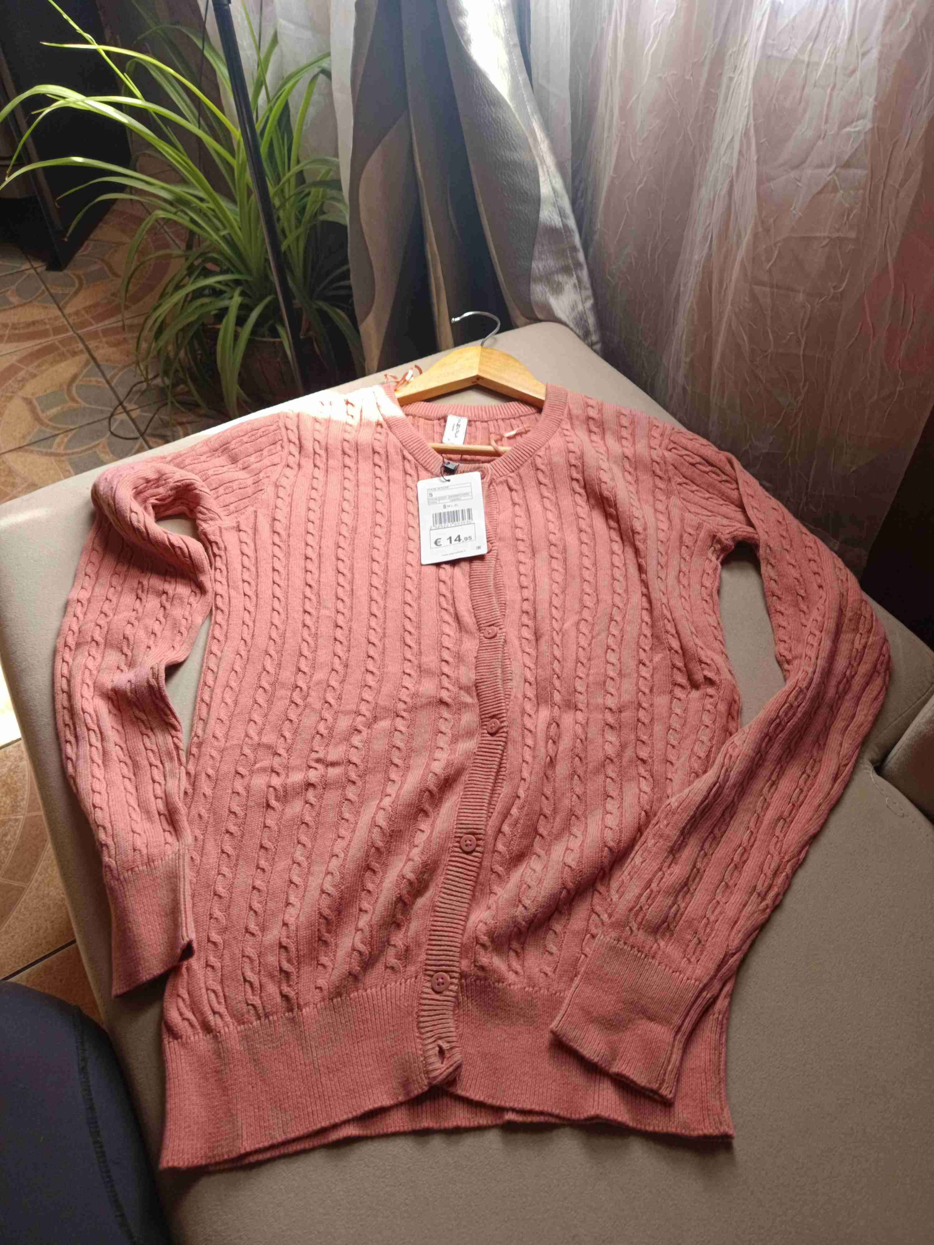 Chaleco rosa de punto nuevo