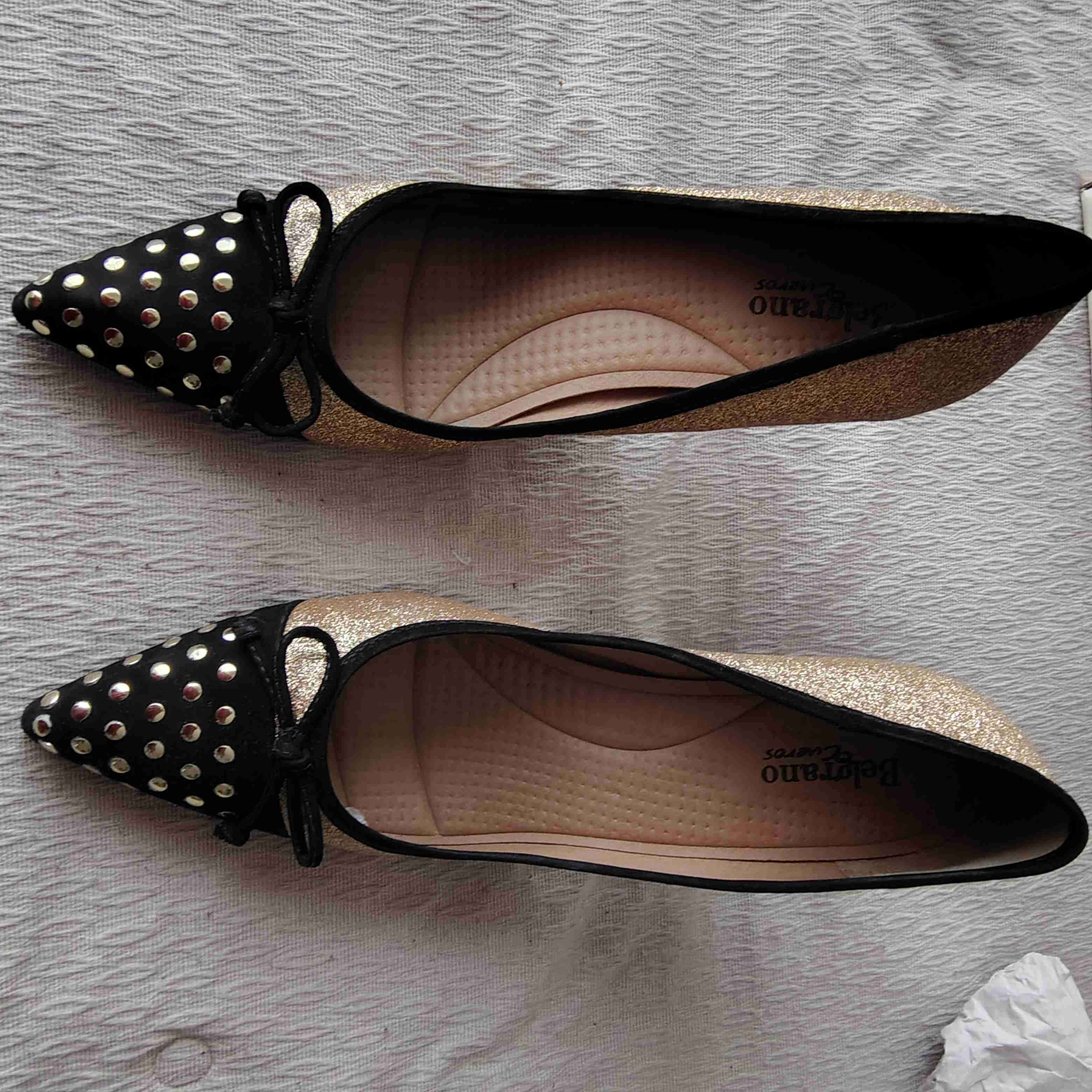 Tacones con brillos dorados - 6