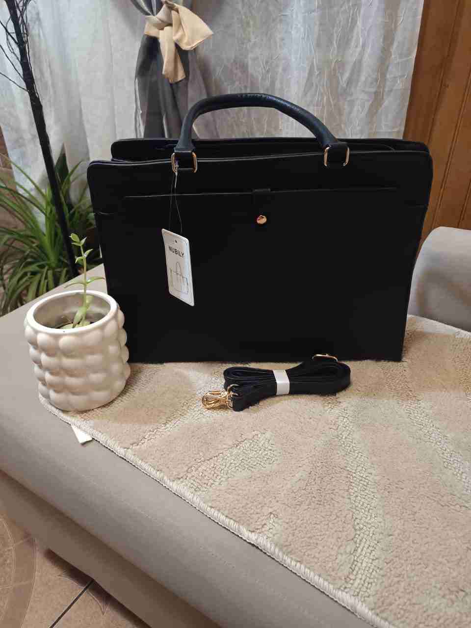 Portafolio de cuero negro