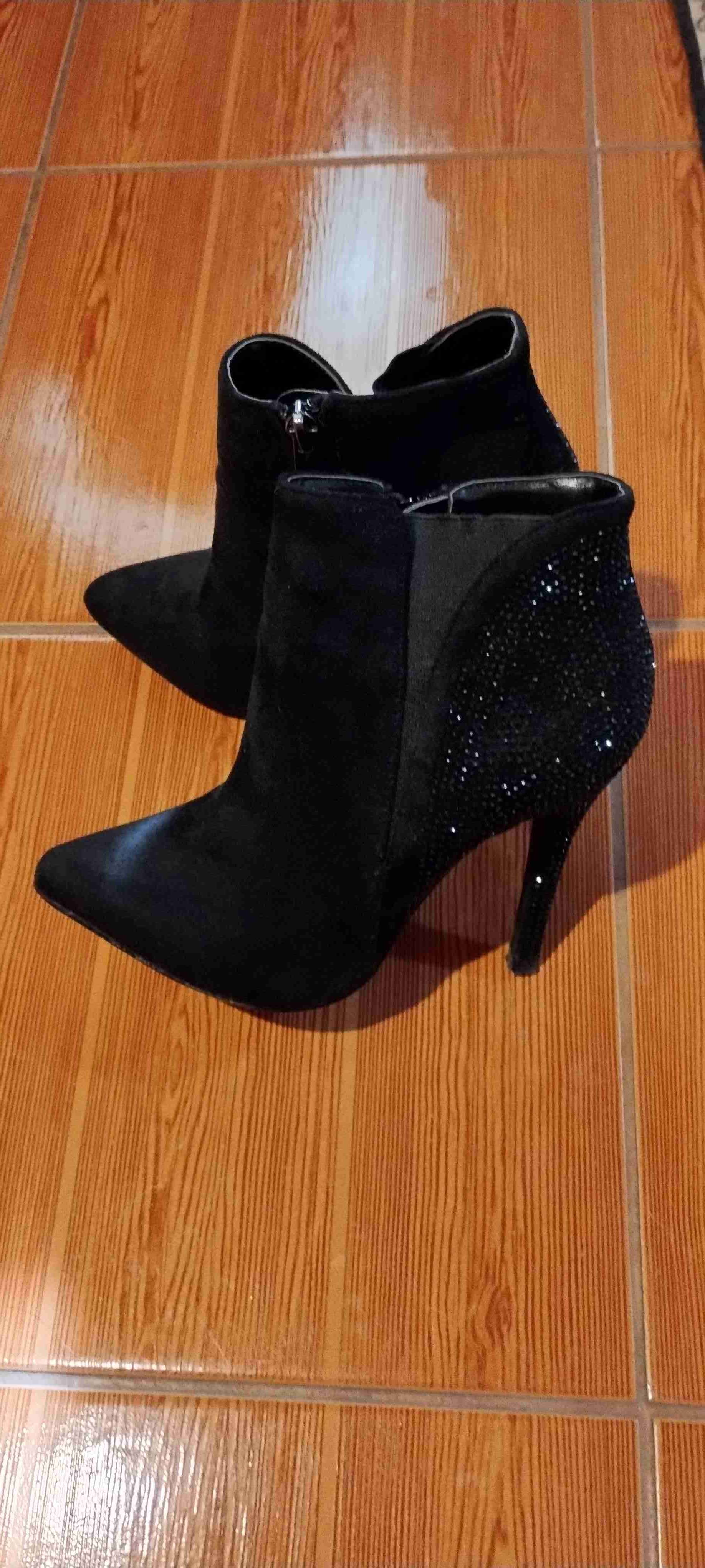 Botines negros con taco alto - 2