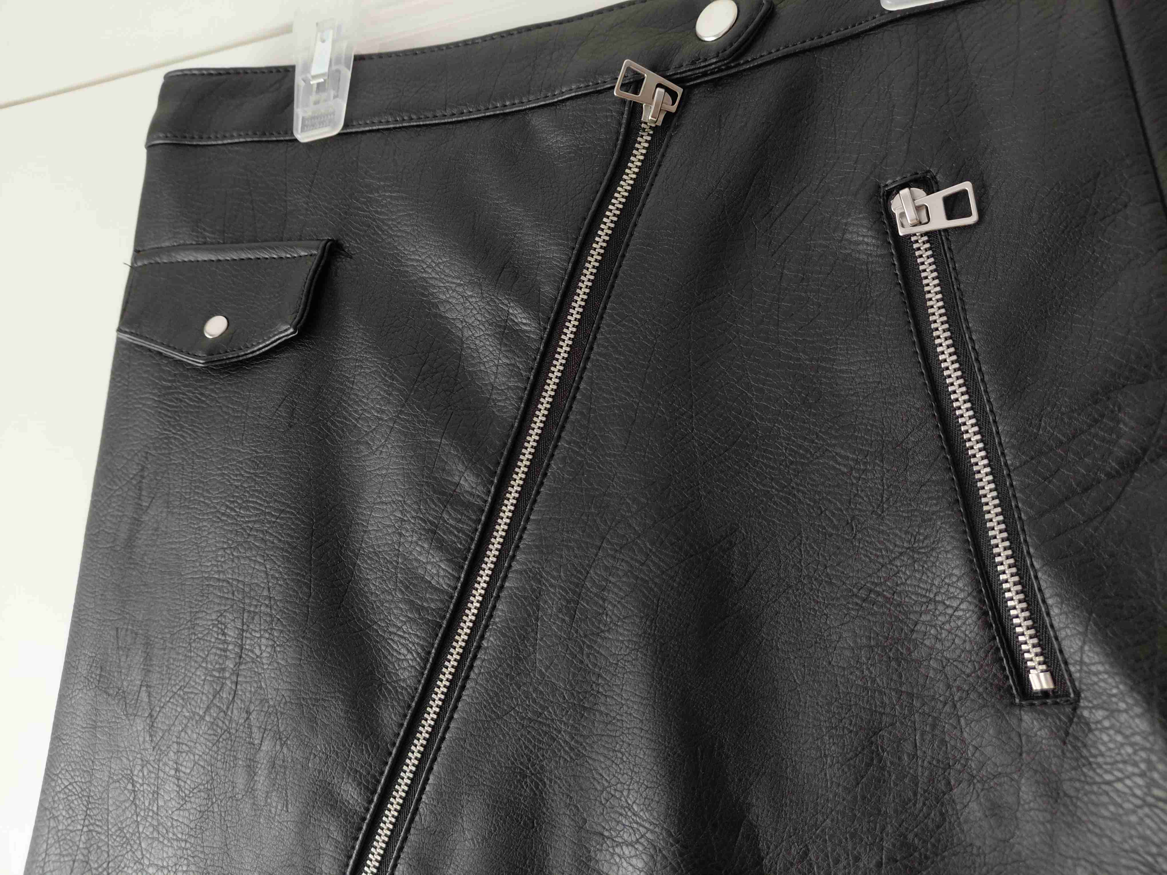 Falda Negra Eco-Cuero H&M - miniatura 2