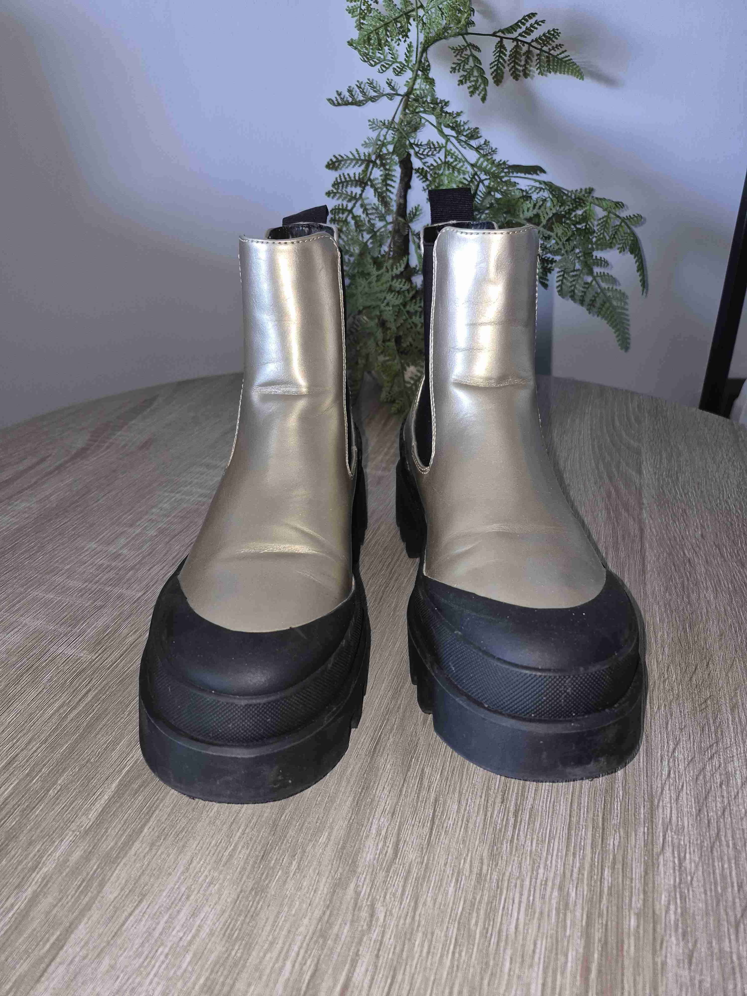 Botines dorados con plataforma - miniatura 3