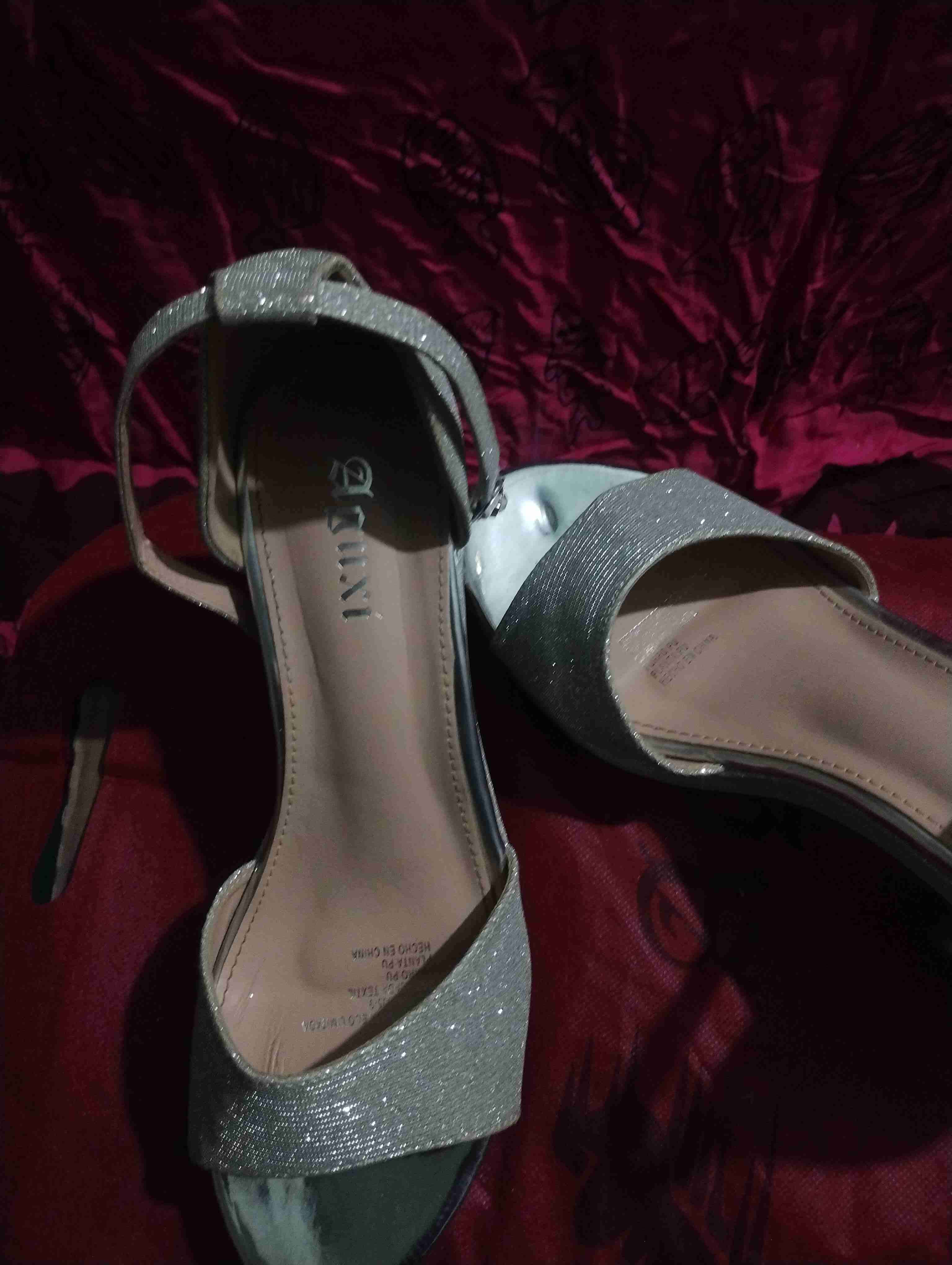 Tacones plateados brillantes - miniatura 1